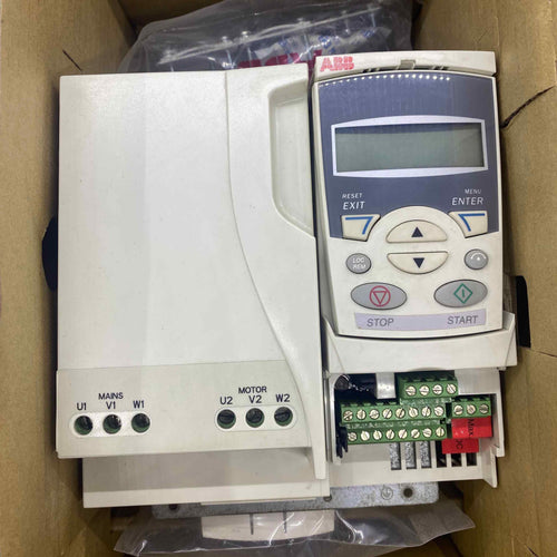 ABB ACS310-03E-13A8-4 5.5KW 380V  SÜRÜCÜ