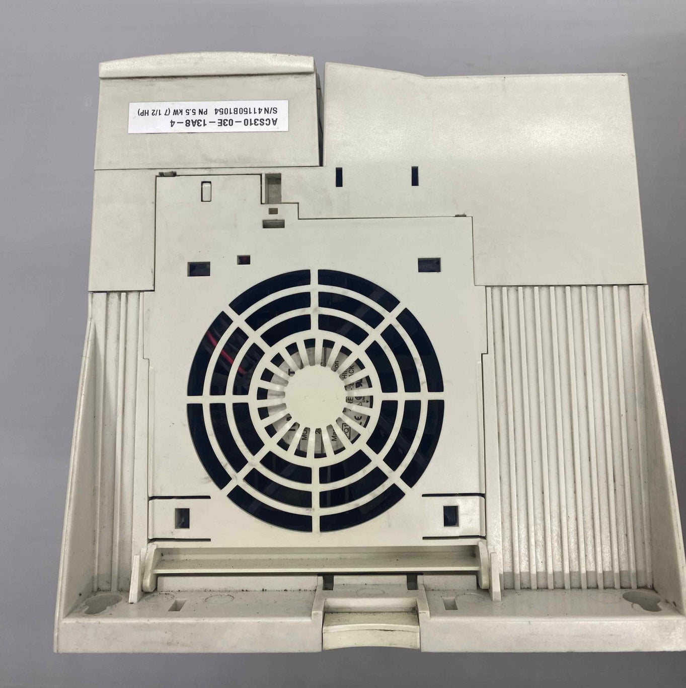 ABB ACS310-03E-13A8-4 5.5KW 380V  SÜRÜCÜ