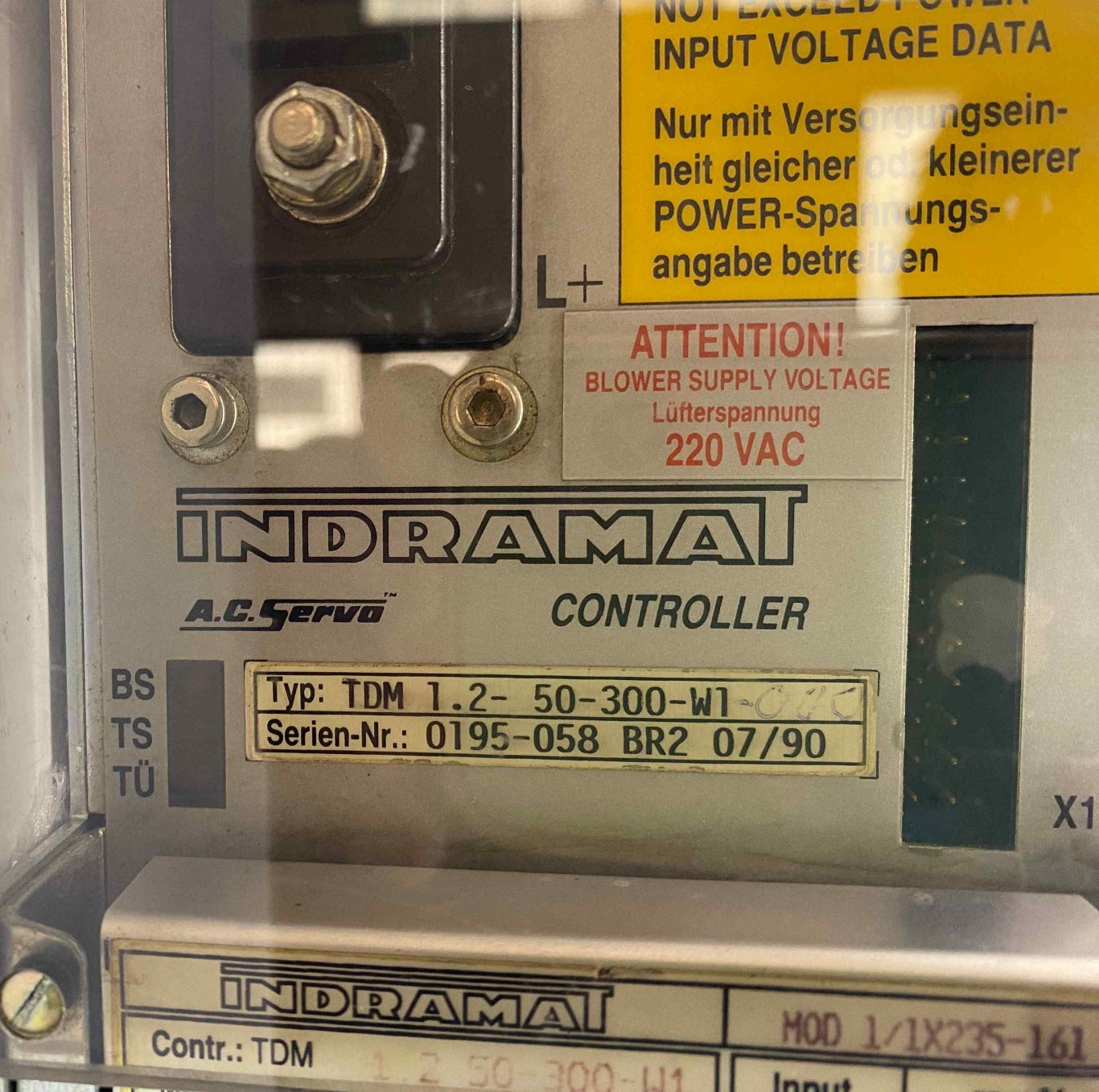 INDRAMAT TDM 1.2-50-300-W1-0 50A 300VDC SERVO SÜRÜCÜ