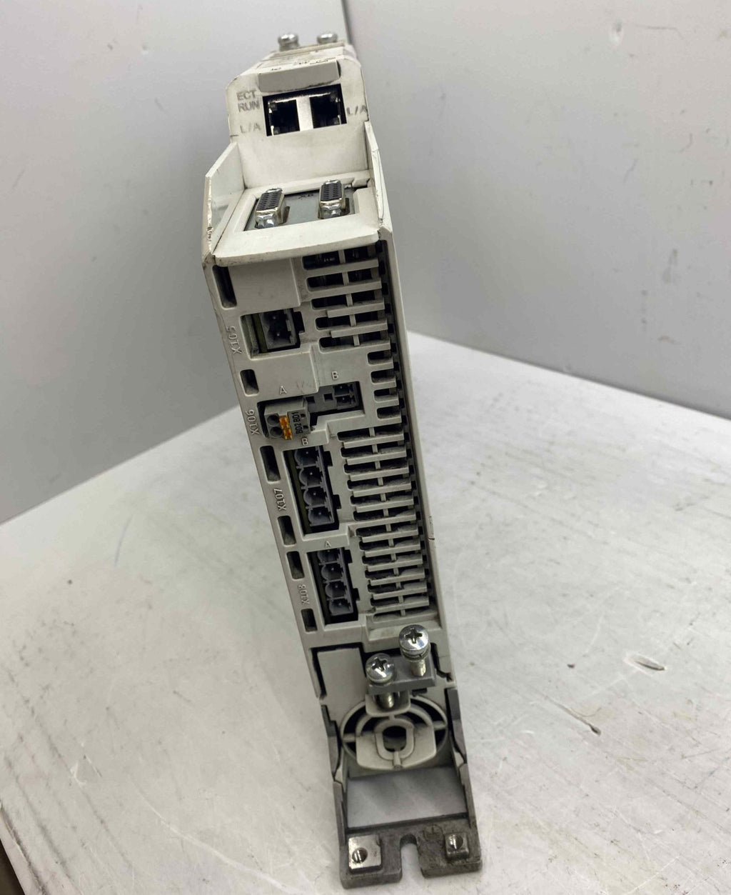 LENZE E70ACMSE0054SA2ETE 1.1KW 380V ÇİFT EKSEN SERVO SÜRÜCÜ