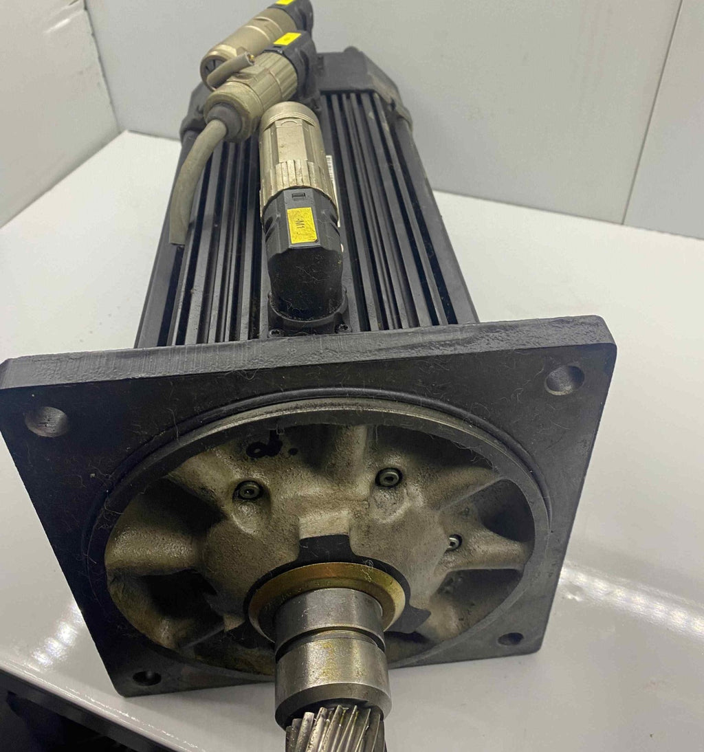 LENZE [MDFKARS080-22] 3.9 KW SERVO MOTOR
