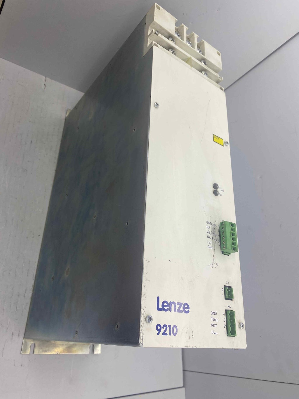 LENZE 9210 - 33,9215 E 20A POWER SUPPLY SERVO SÜRÜCÜ