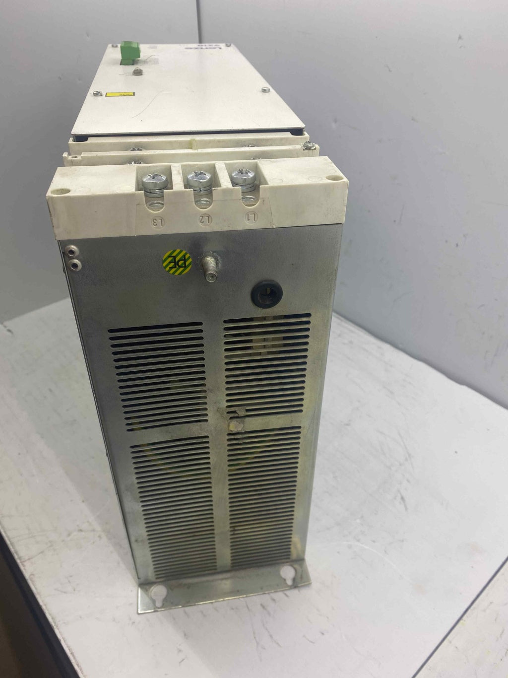 LENZE 9210 - 33,9215 E 20A POWER SUPPLY SERVO SÜRÜCÜ