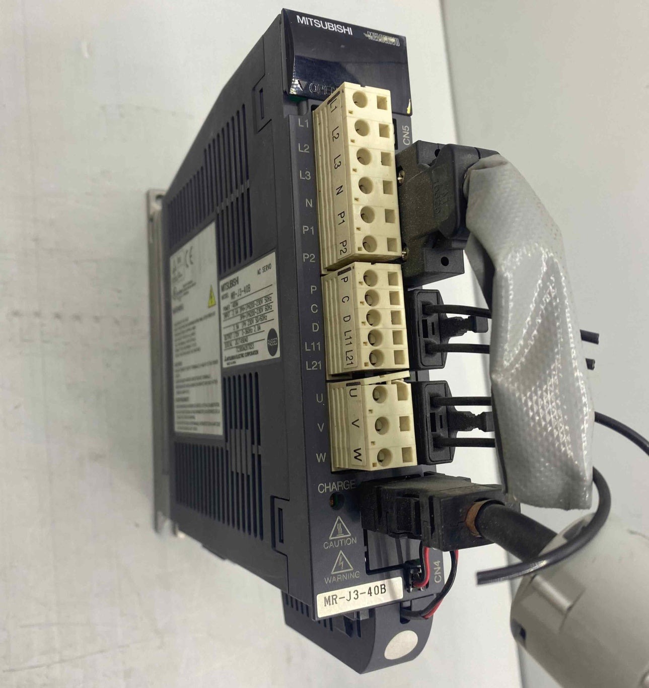 MITSUBISHI MR-J3-40B 0.4KW 220V SERVO SÜRÜCÜ