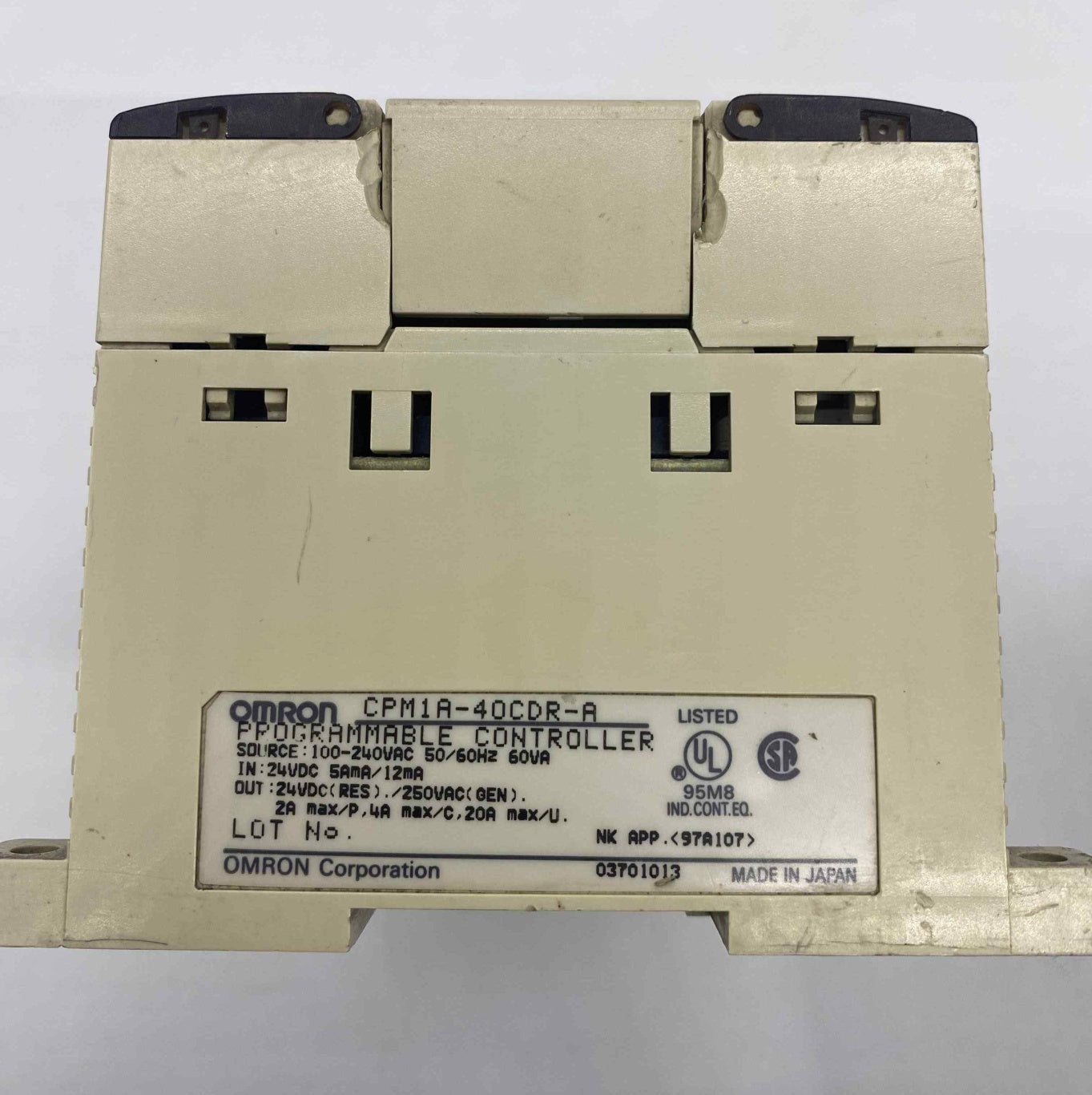 OMRON CPM1A-40CDR-A   PLC
