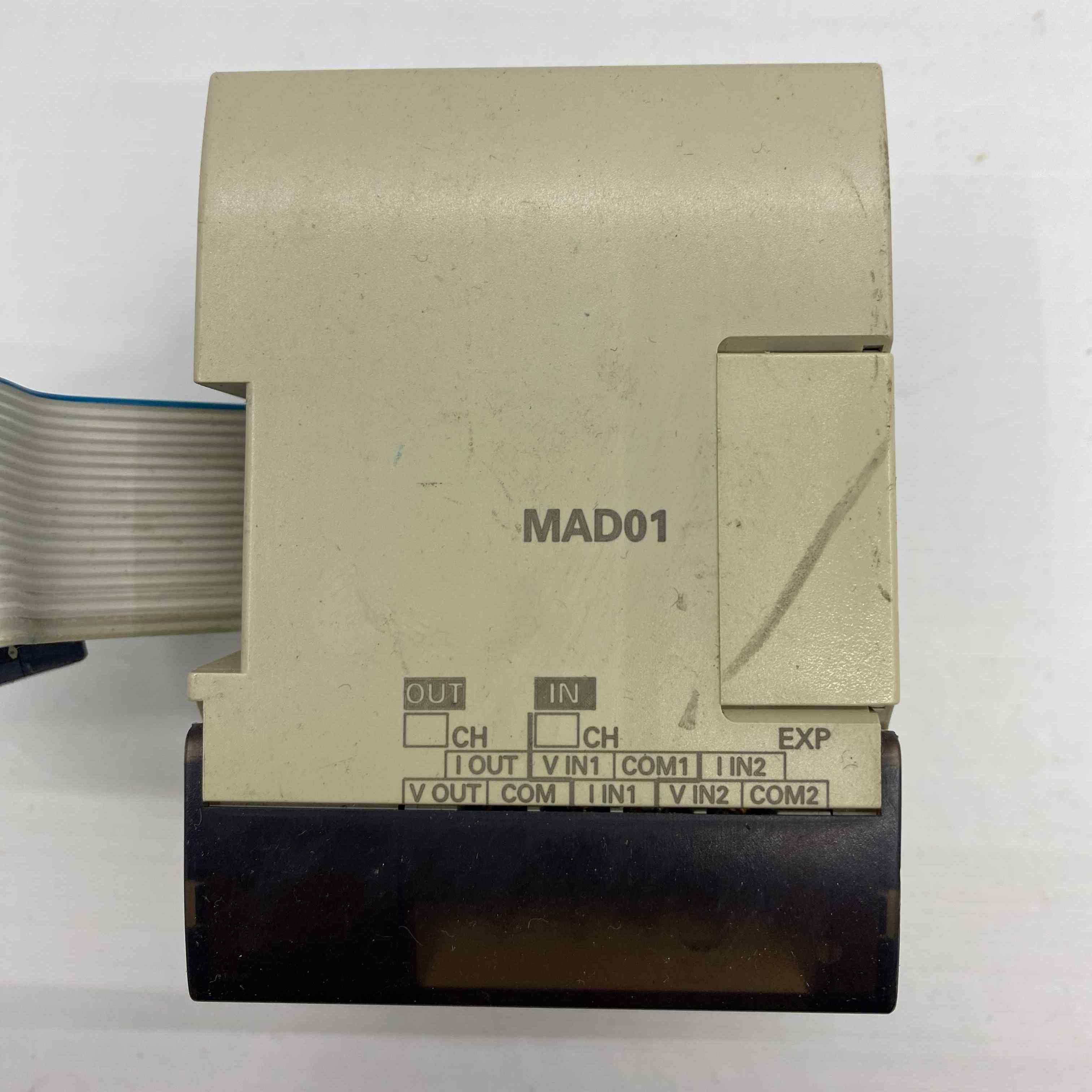 OMRON CPM1A-MAD01 ANALOG GİRİŞ PLC