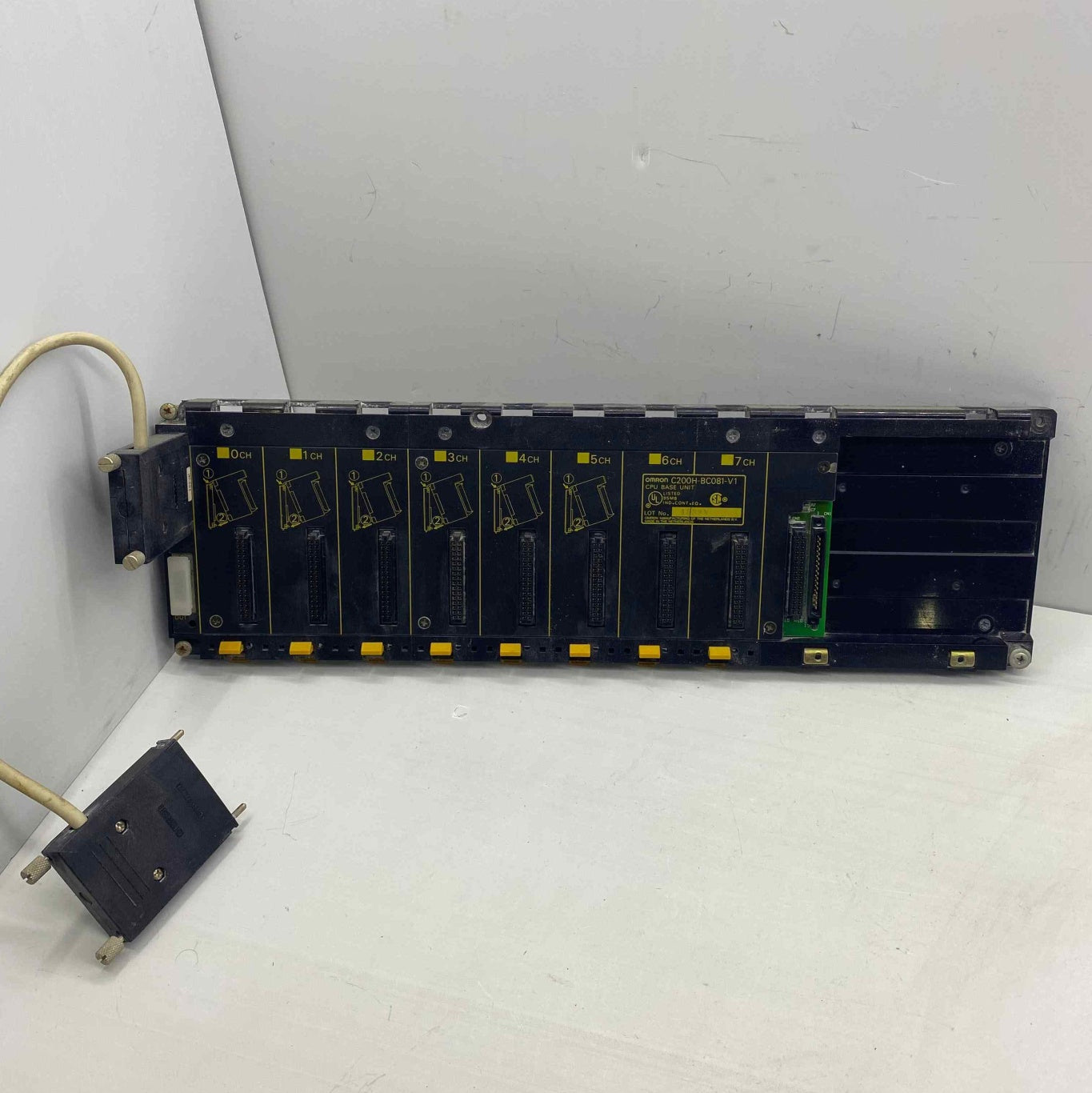 OMRON C200 H-C200H-BC081-V1  PLC TERMİNAL BLOĞU