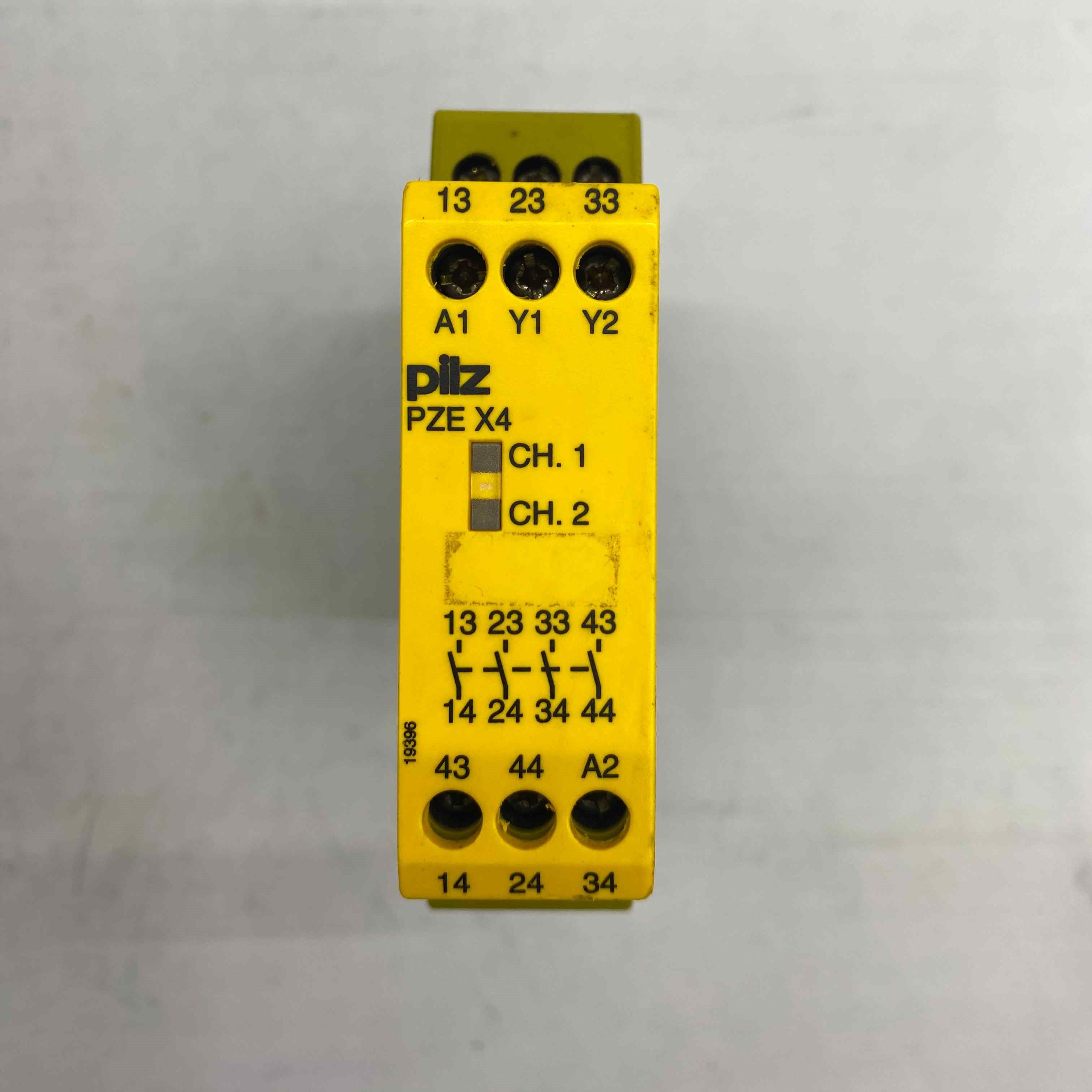 PILZ PZE X4 24VCD 4N-0 EMNIYET ROLESI 774585
