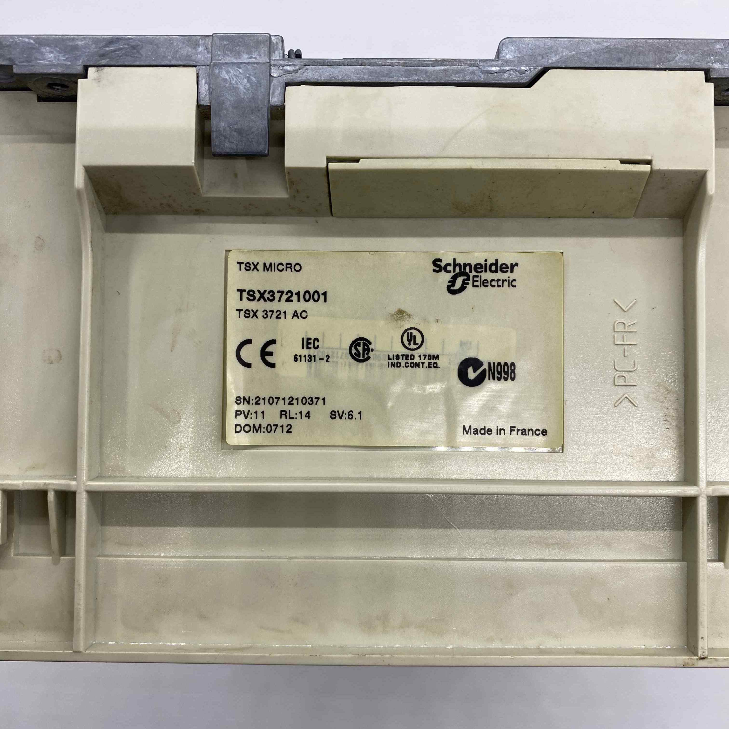 SCHNEİDER TSX3721001  PLC TERMİNAL BLOĞU