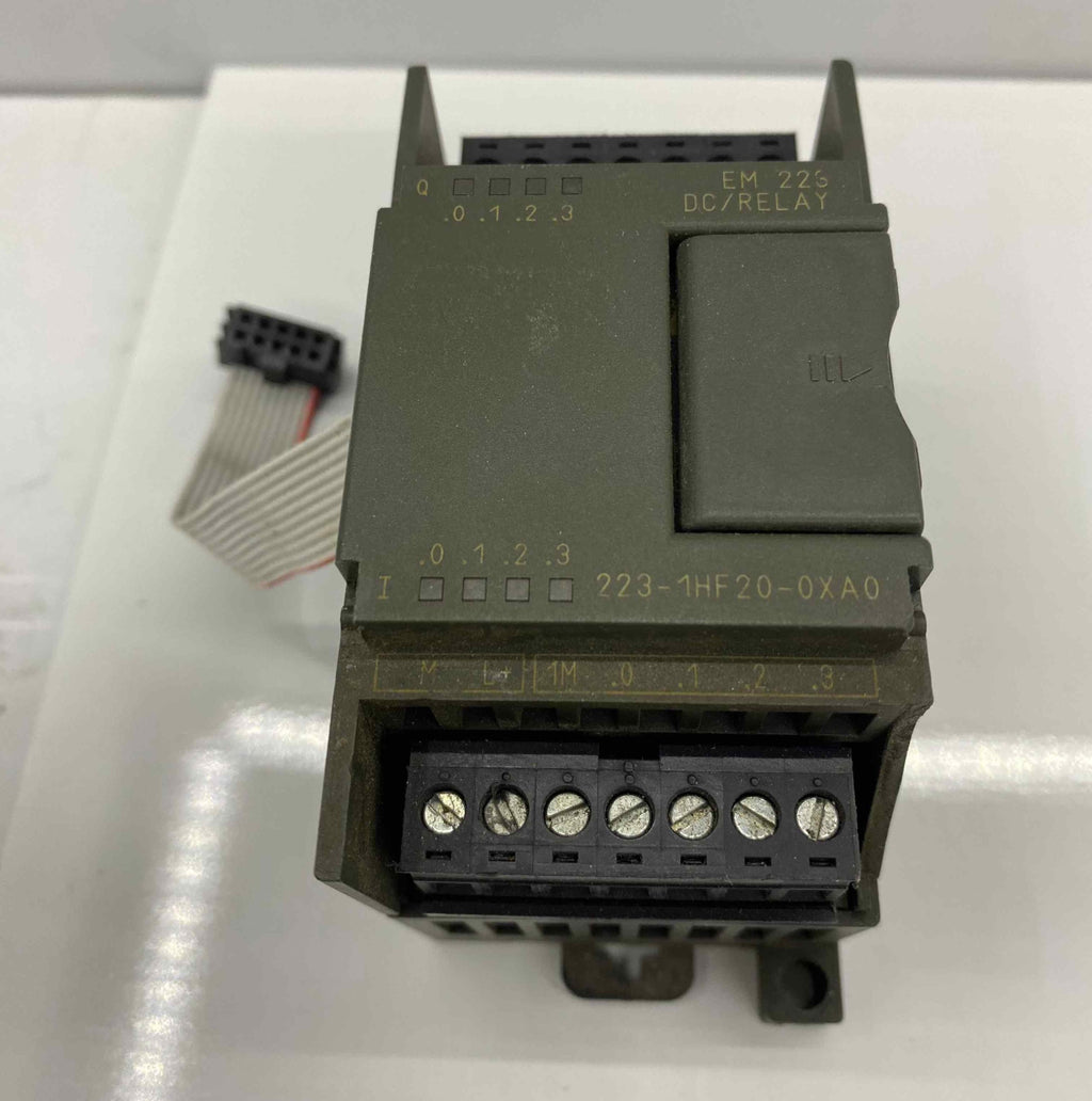 SIEMENS 6ES7223-1HF20-0XA0  PLC