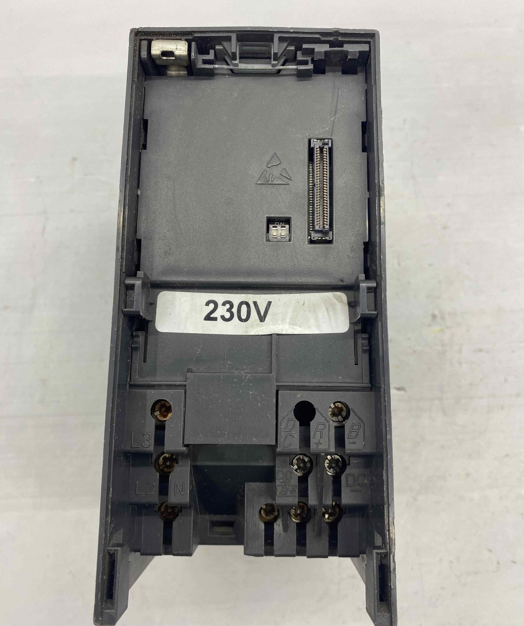 SIEMENS 6SE6440-2UC17-5AA1 0.75KW 220V SÜRÜCÜ