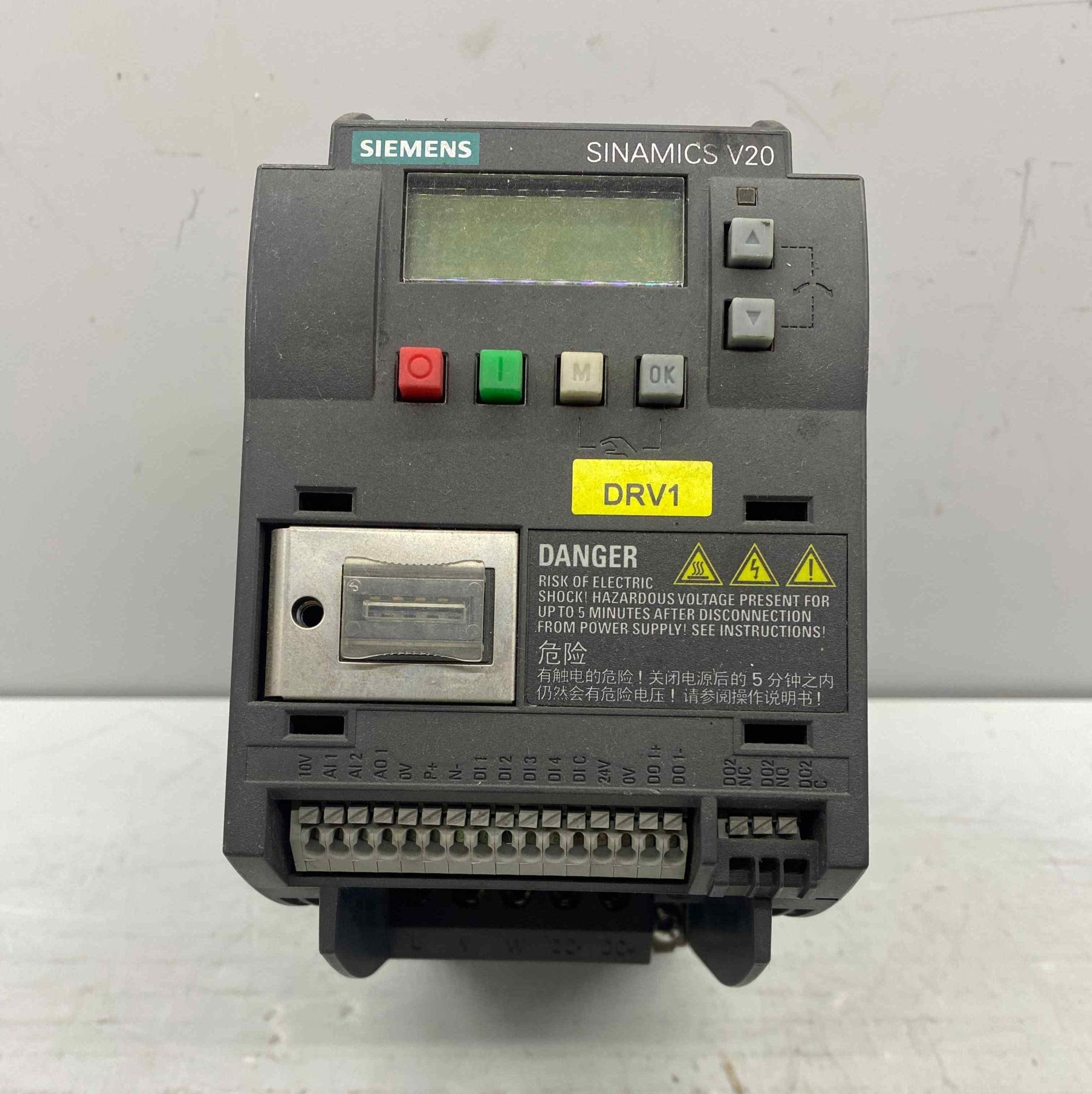 SIEMENS 6SL3210-5BB12-5UV0 0.25KW 220V SÜRÜCÜ