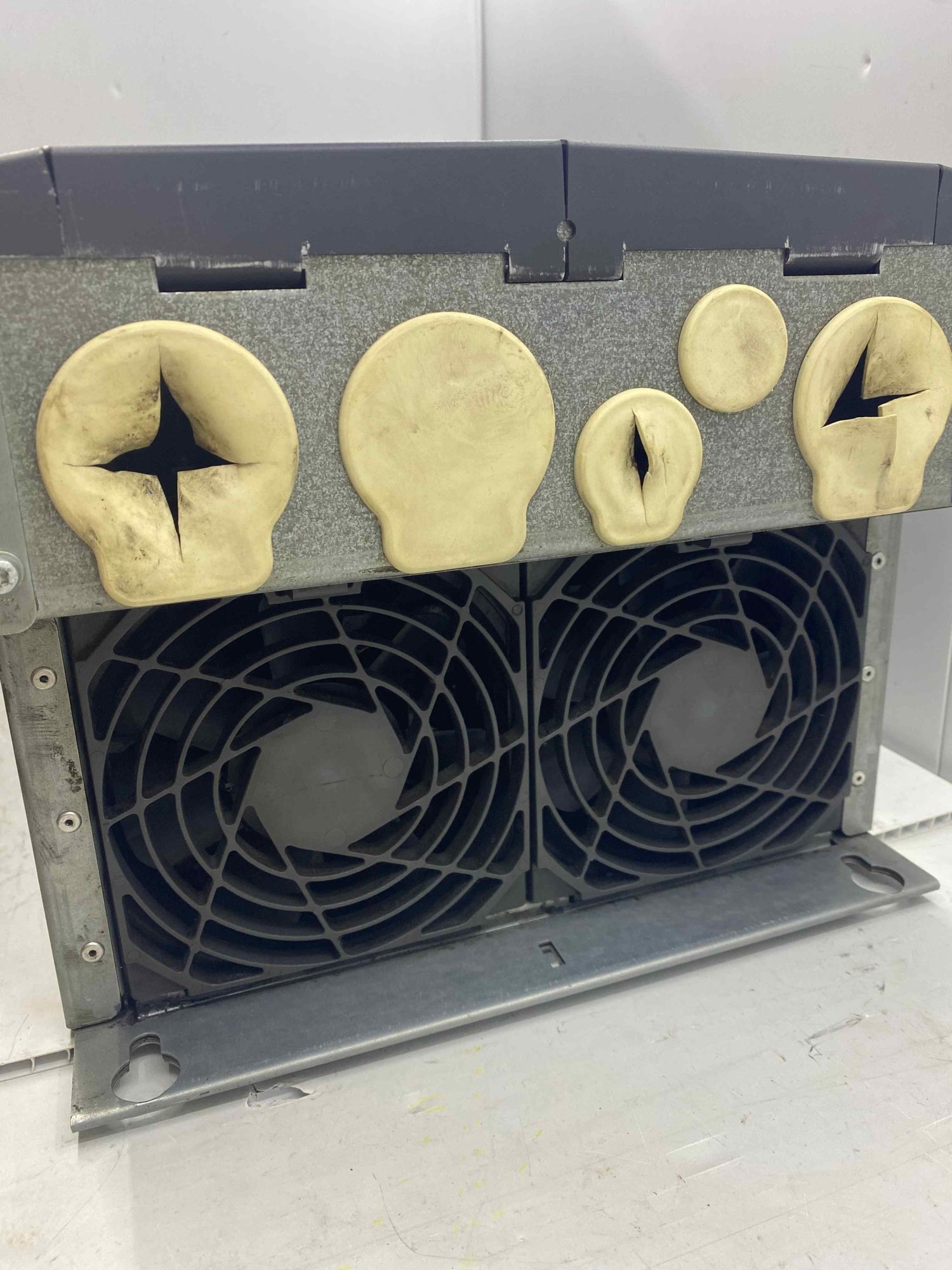 SIEMENS 6SE6440-2AD33-7EA1 37/45KW 380V SÜRÜCÜ
