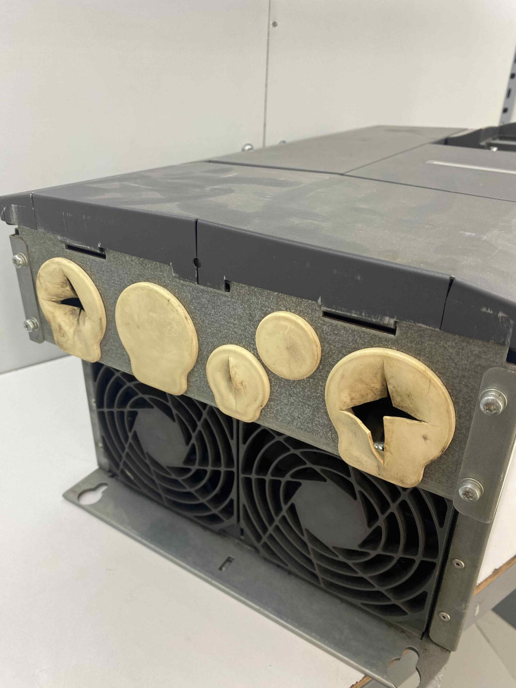SIEMENS 6SE6440-2UD31-5DA1 15KW 380V SÜRÜCÜ