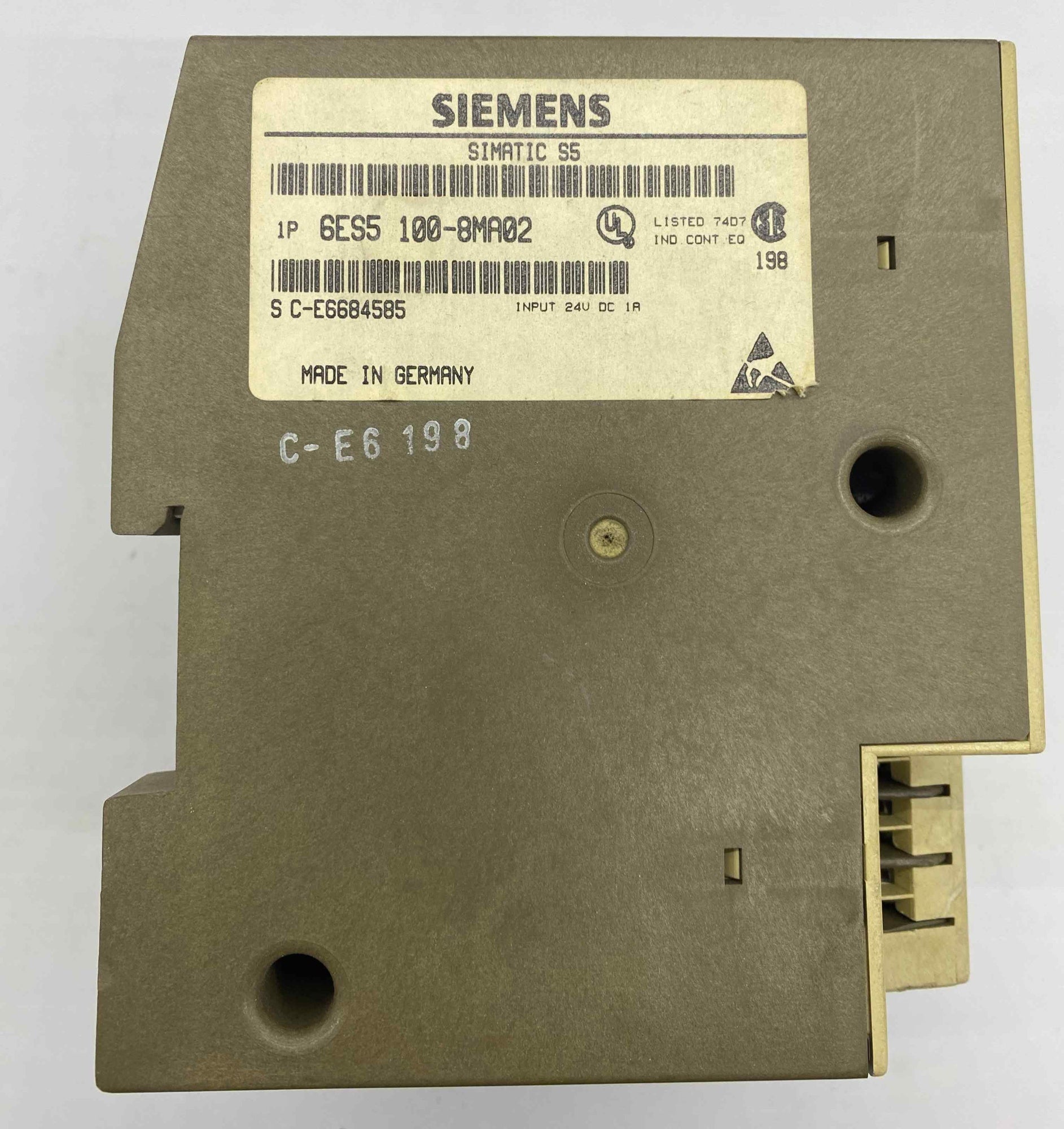SIEMENS 6ES5 100-8MA02  PLC