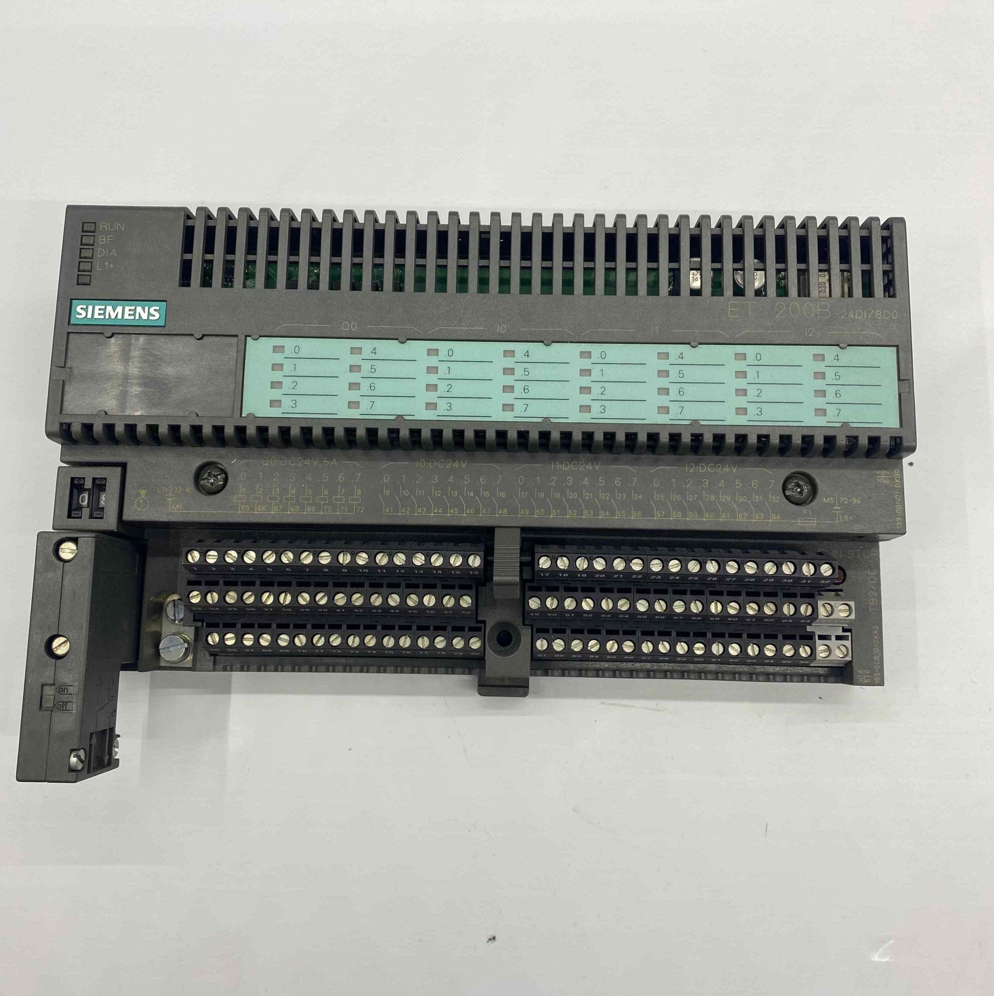 SIEMENS 133-0BN01-0XB0 ET 200B-24DI-8DO PLC