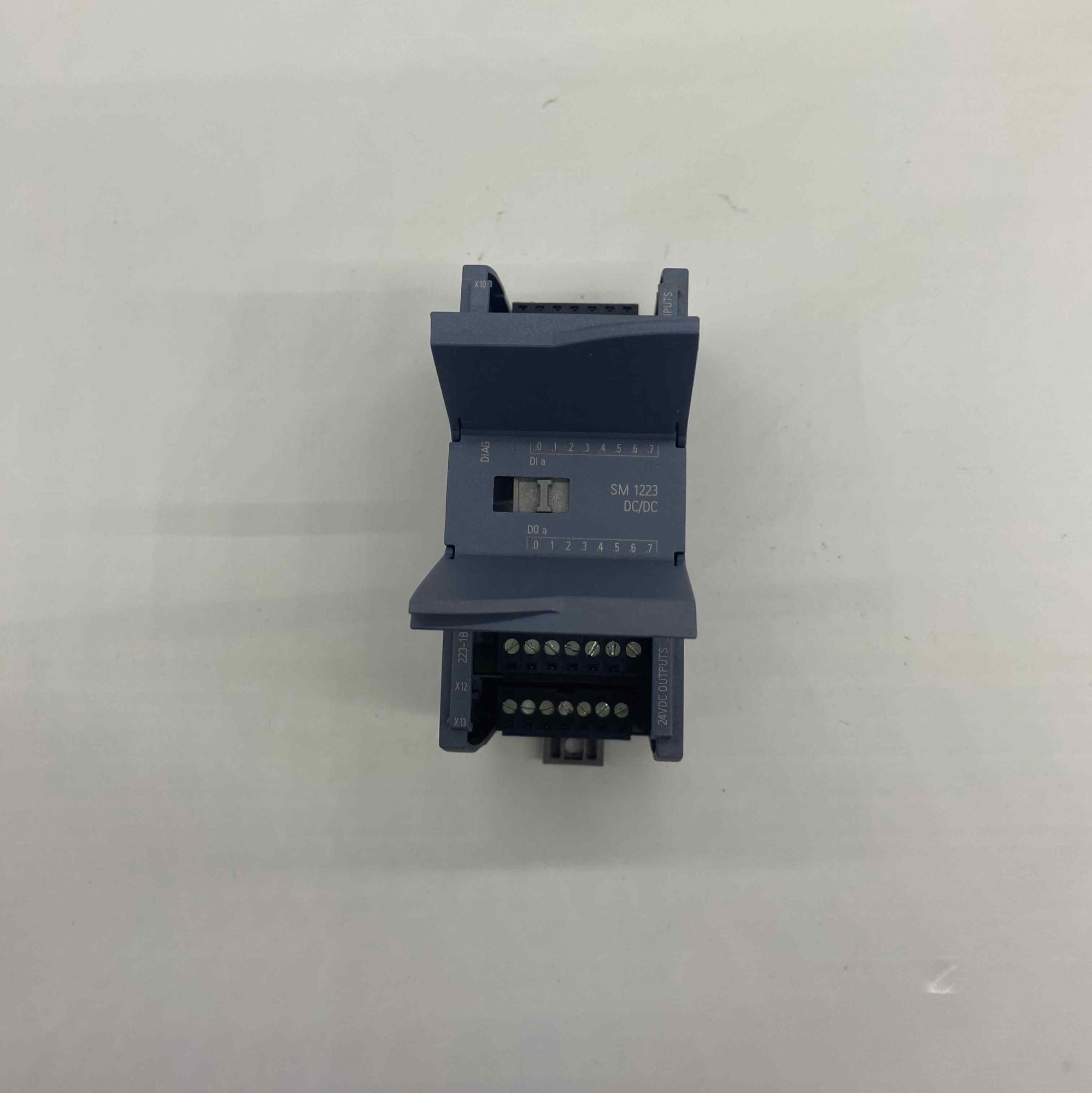 SIEMENS 6ES7223-1BH32-0XB0  PLC