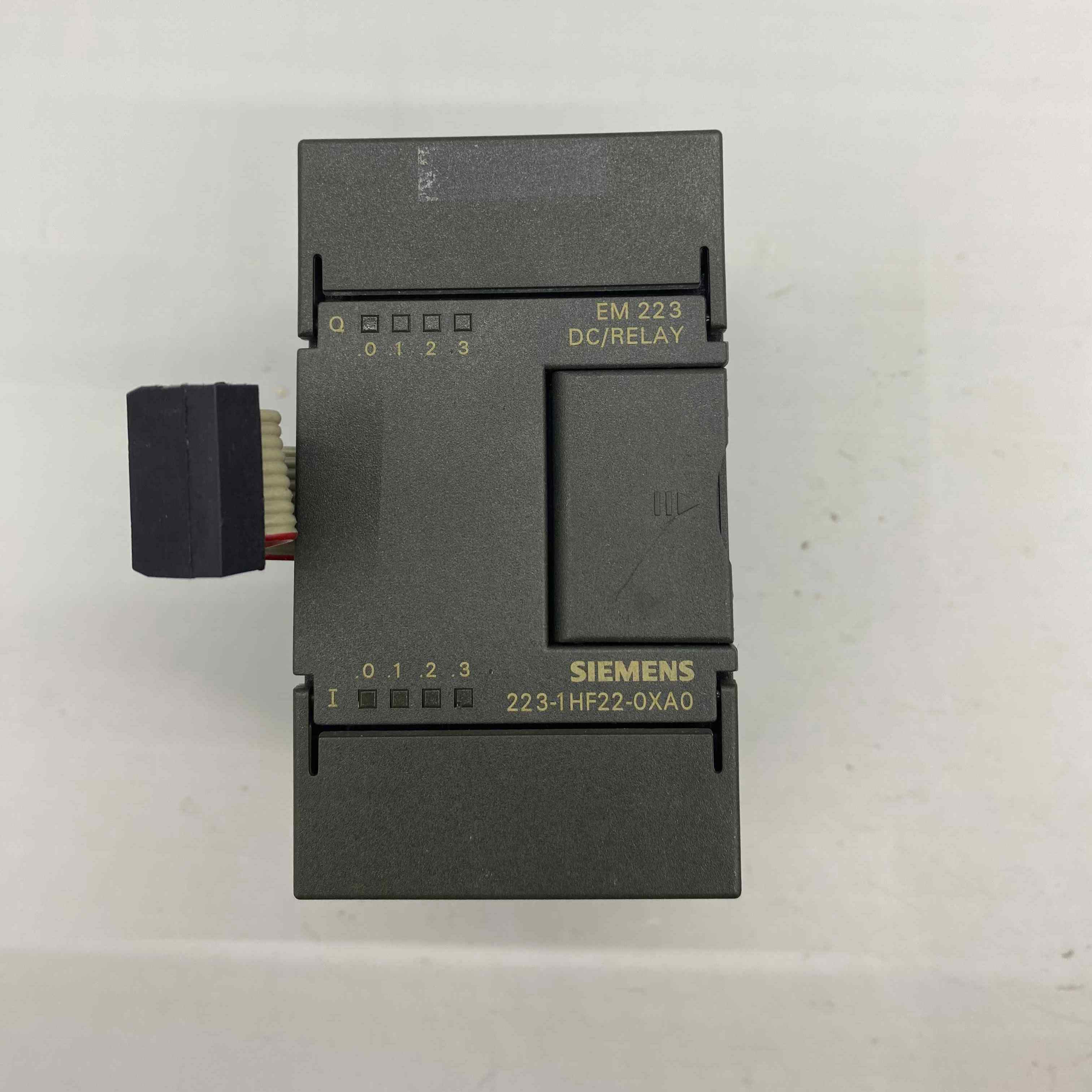 SIEMENS 6ES7223-1HF22-0XA0  PLC