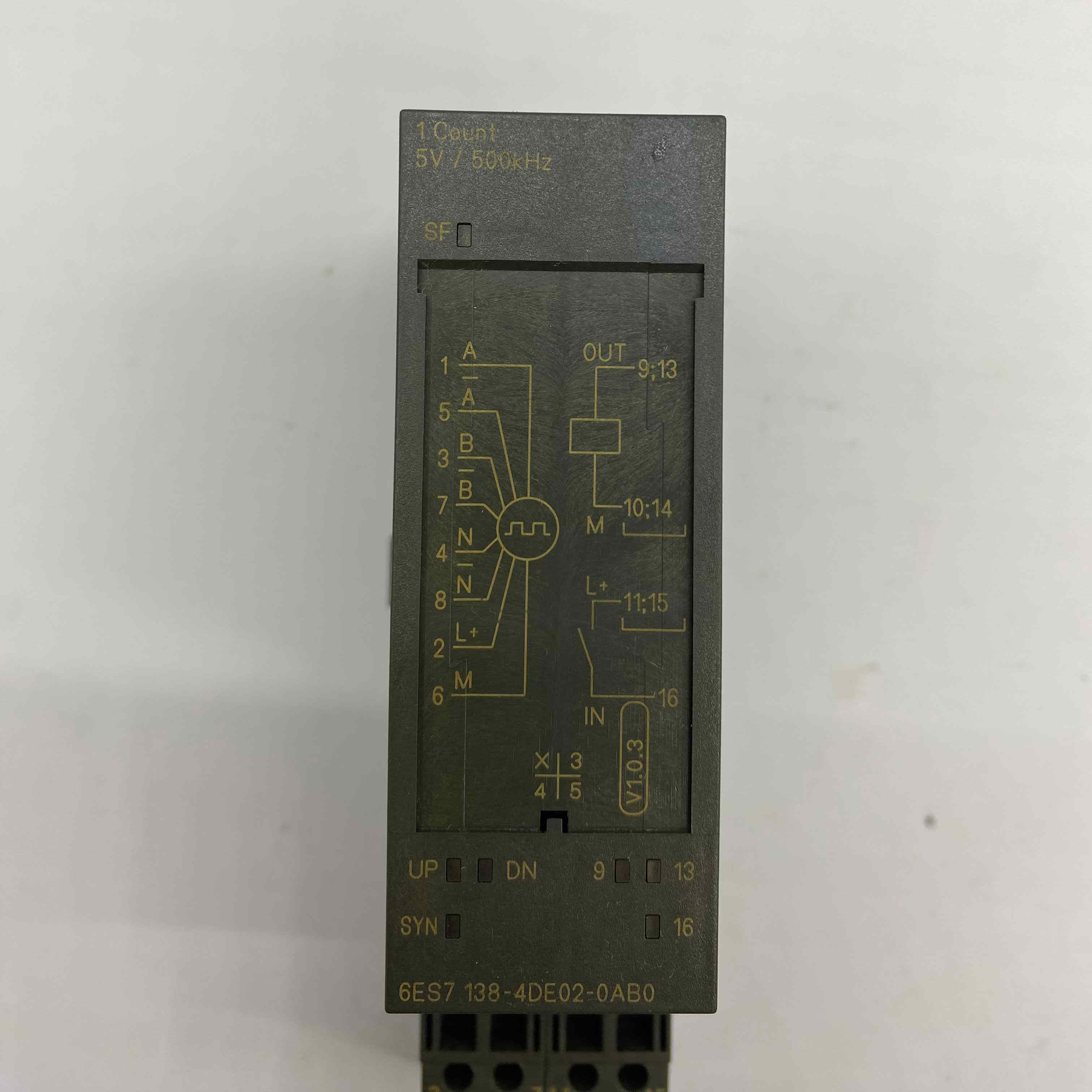 SIEMENS 6ES7138-4DE02-0AB0  PLC