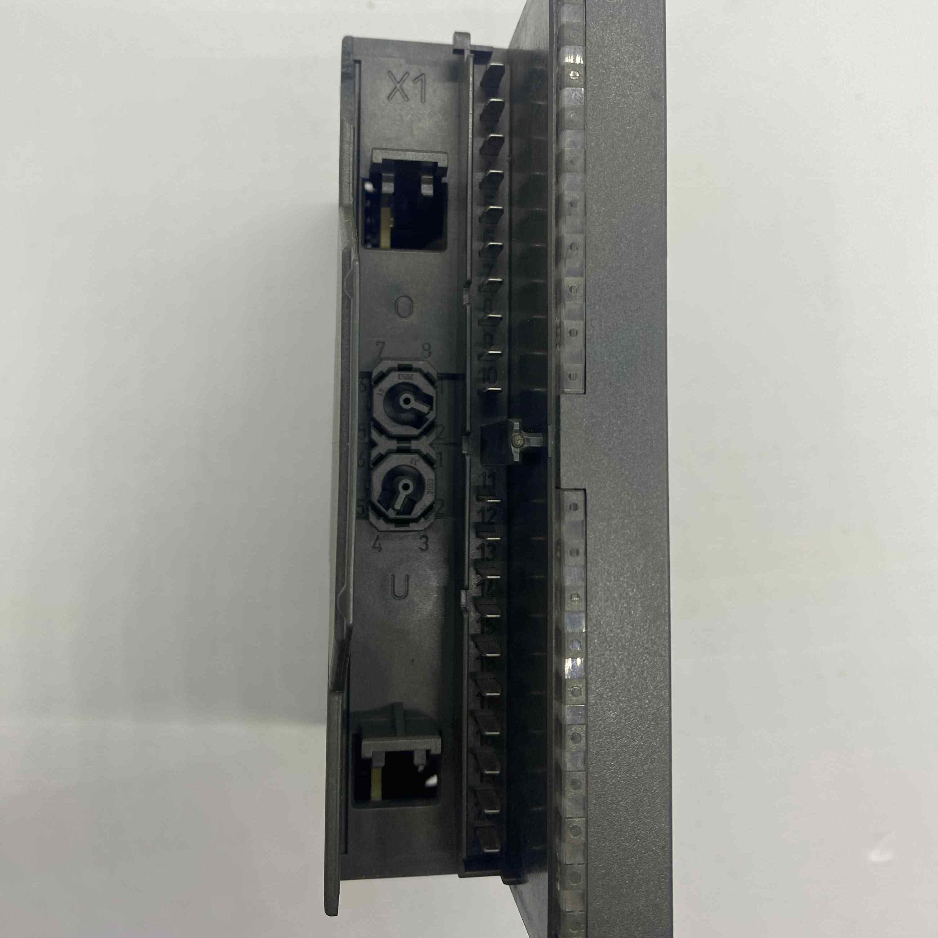 SIEMENS 6ES7335-7HG02-0AB0  PLC