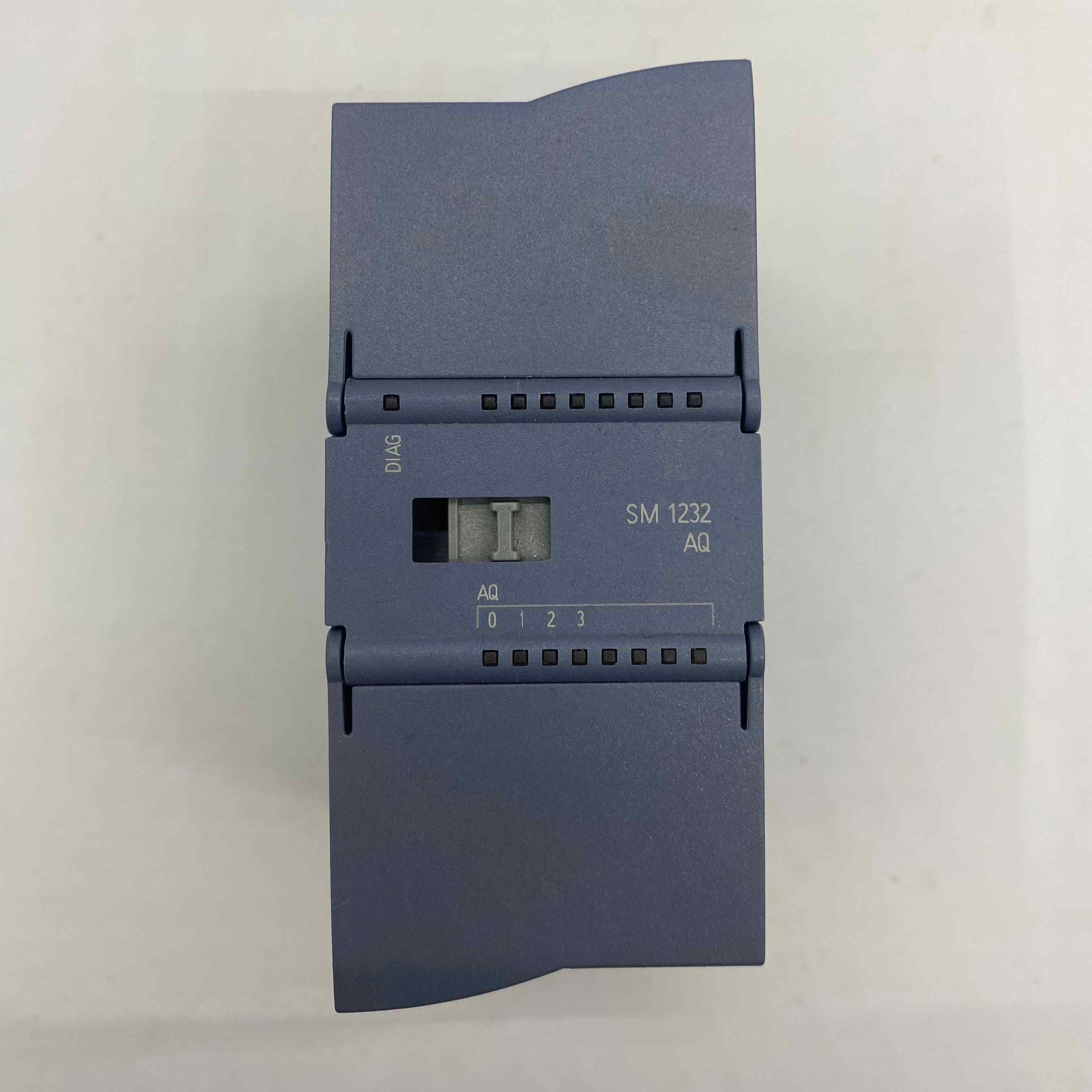 SIEMENS 6ES7232-4HD32-0XB0  PLC