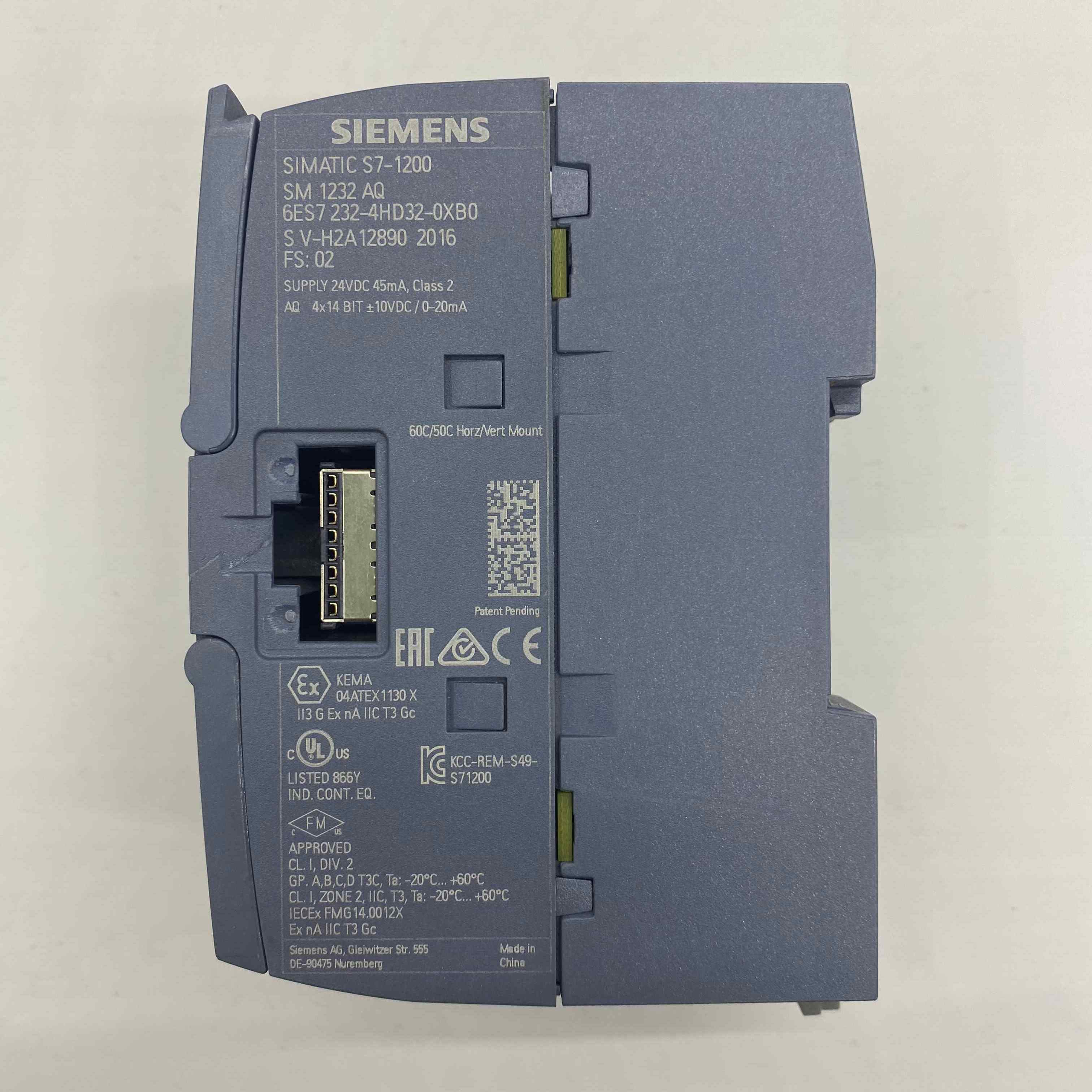 SIEMENS 6ES7232-4HD32-0XB0  PLC
