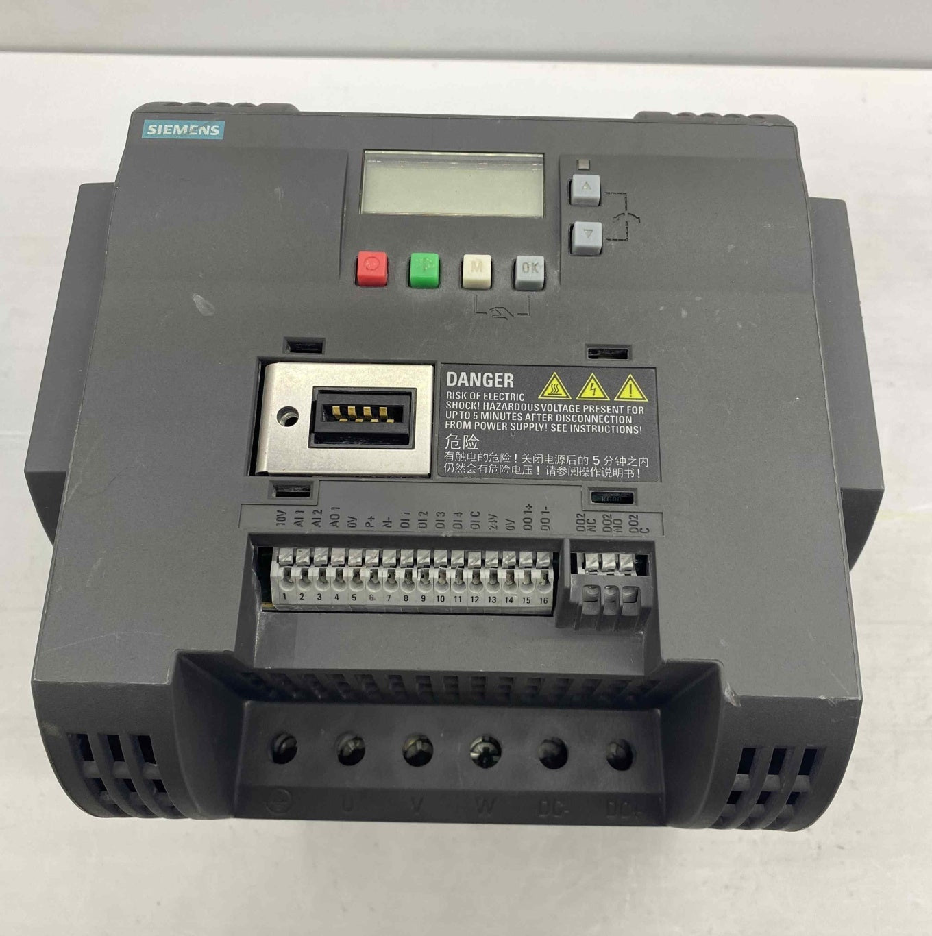 SIEMENS 6SL3210-5BE25-5UV0 5.5KW 380V SÜRÜCÜ
