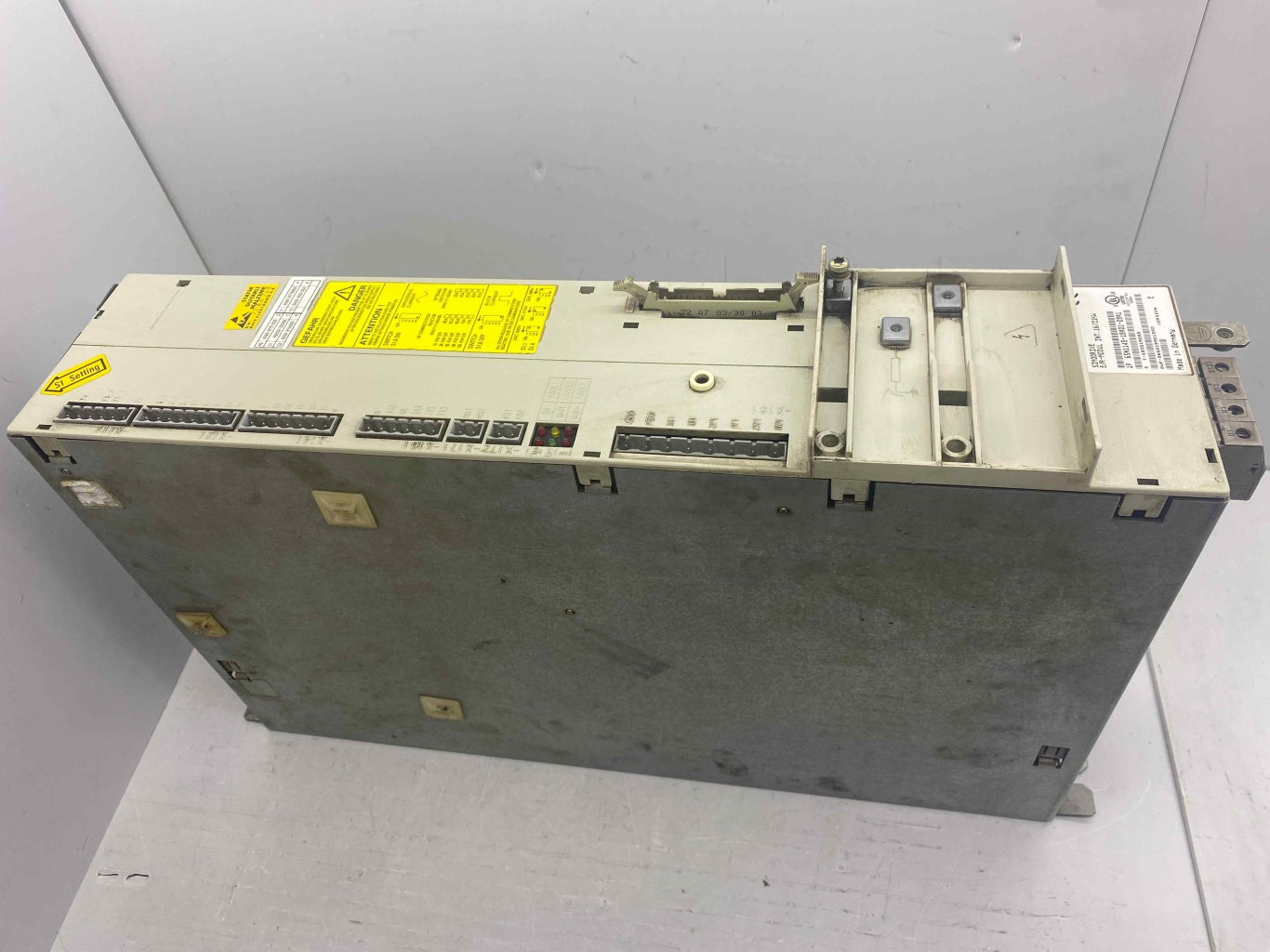 SIEMENS 6SN1145-1BA01-0BA1 16/21KW SIMODRİVE E/R MODÜL SERVO SÜRÜCÜ