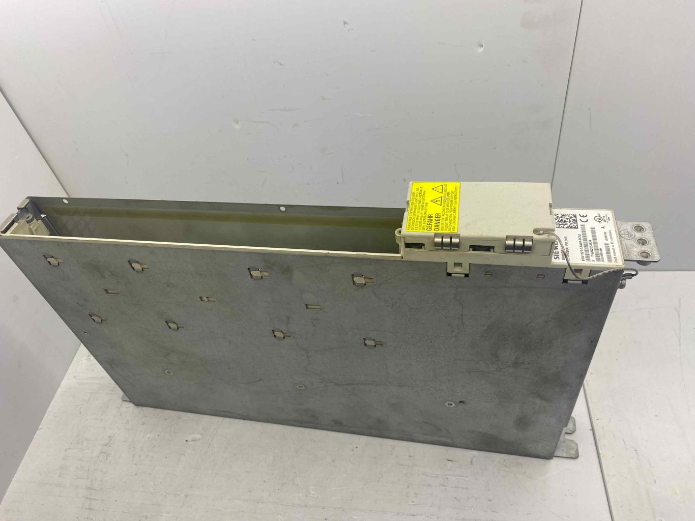 SIEMENS 6SN1123-1AA00-0CA2 LT MODÜL 50A SERVO SÜRÜCÜ