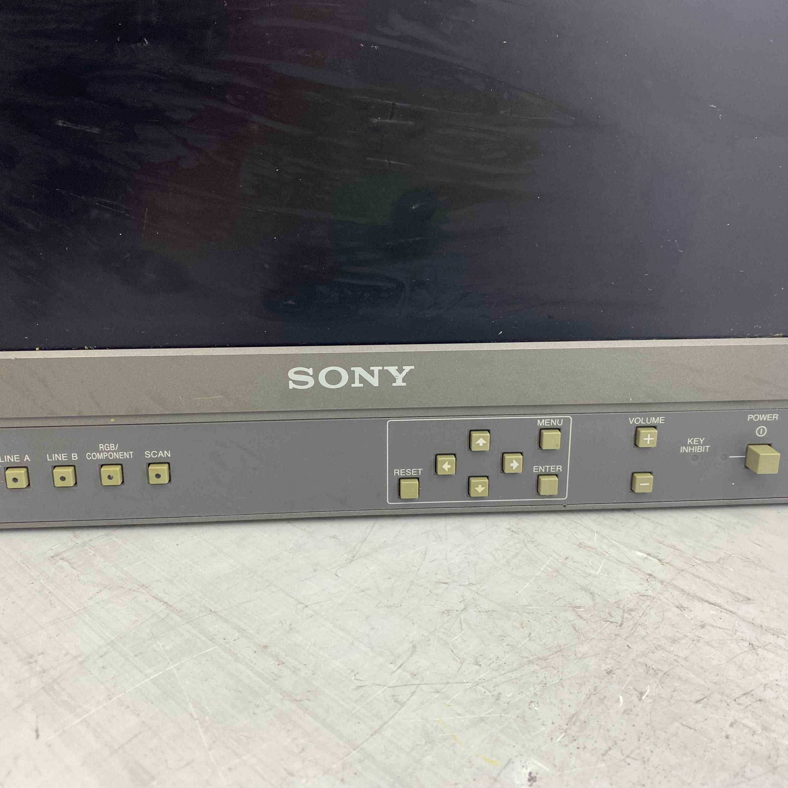 SONY  - LMD-1410  EKRAN