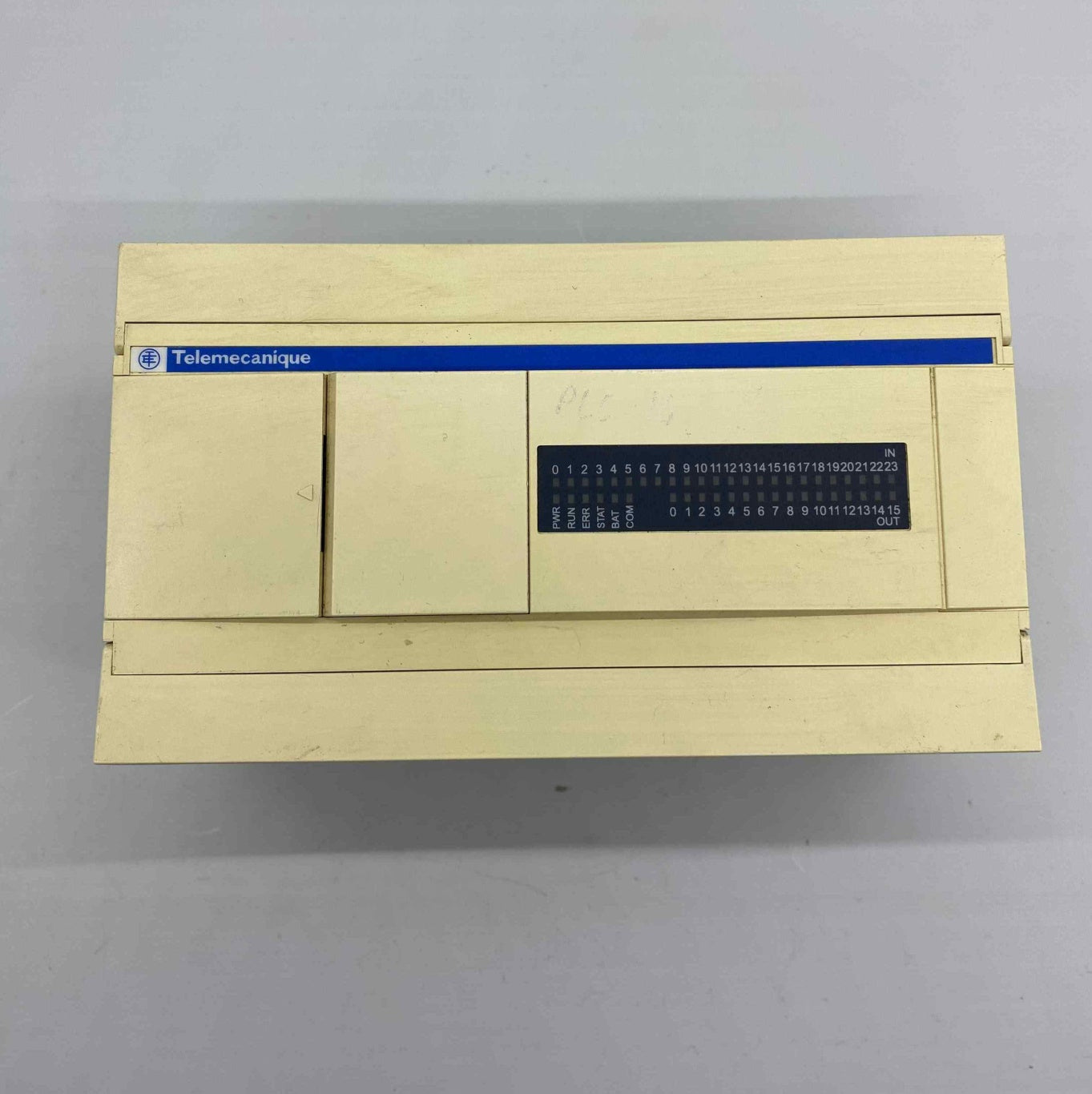 TELEMECANİGUE TWDLCAA40DRF  PLC