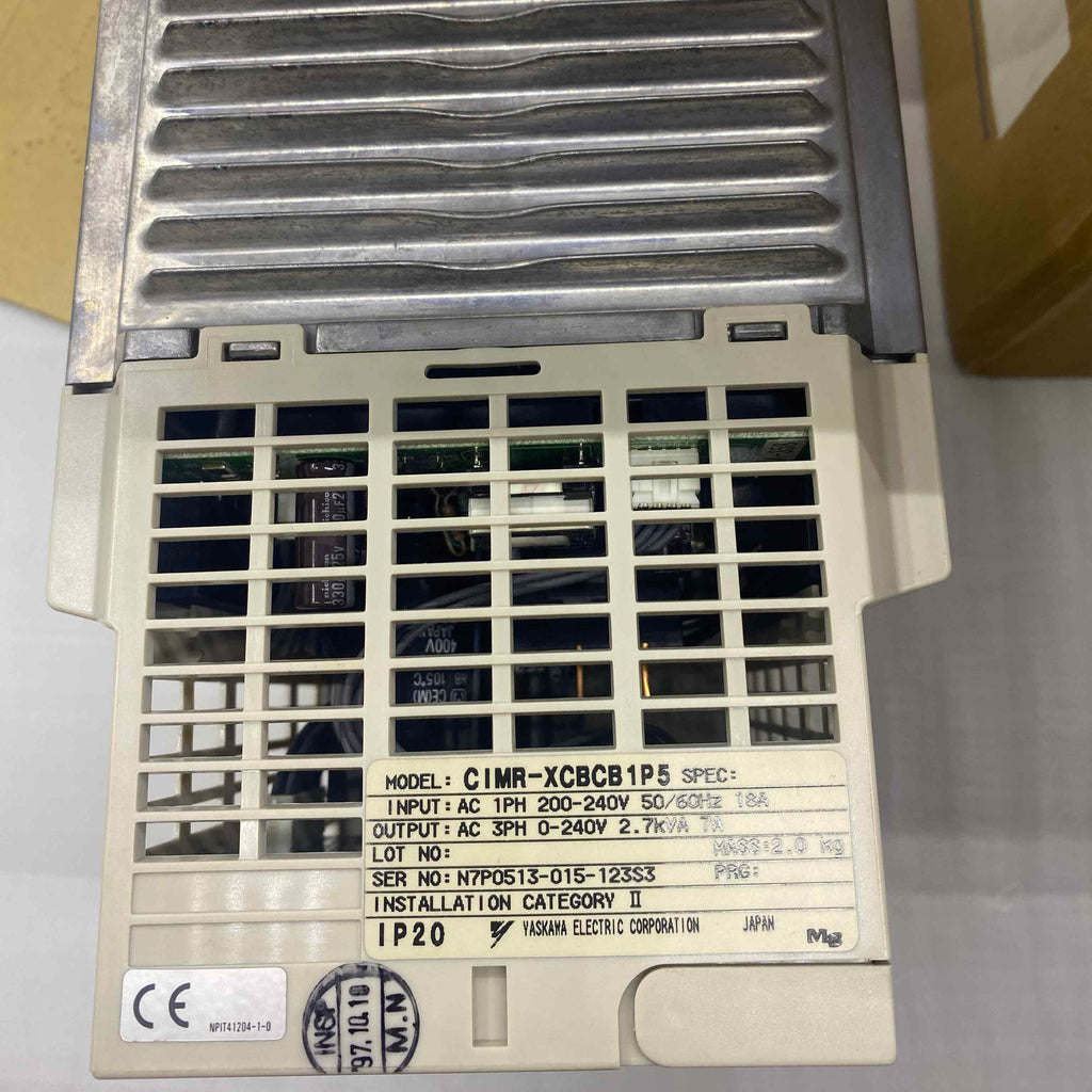 YASKAWA CIMR-XCBCB1P5  1.5KW 220V SÜRÜCÜ
