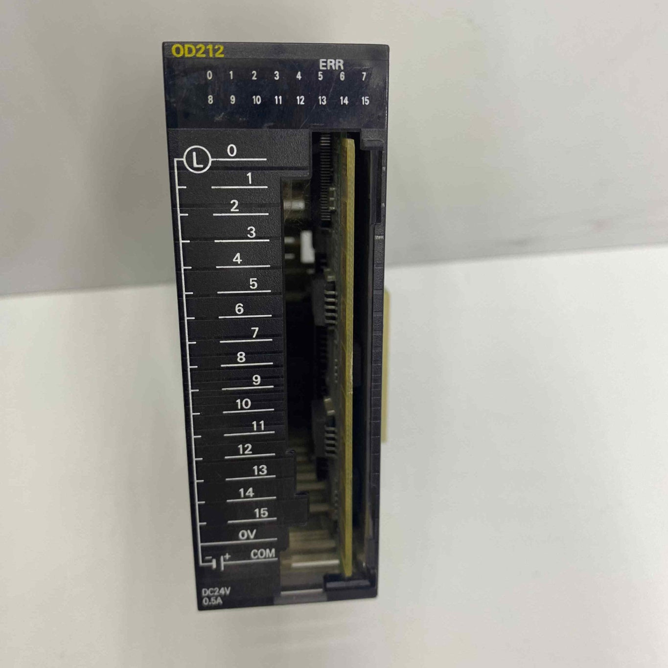 OMRON CJ1W-OD212  PLC