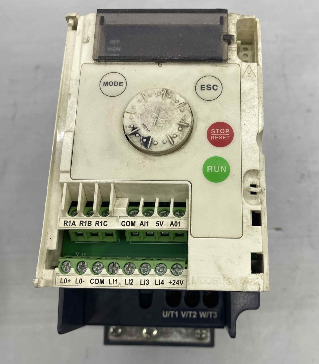 TELEMECANİQUE ATV12H055M2  0.55KW 240V KABLO SÖKÜM  SÜRÜCÜ