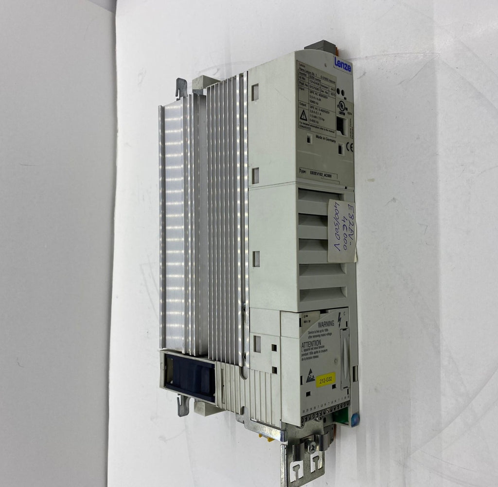 LENZE E82EV152-4C000 1.5 KW 380V SÜRÜCÜ