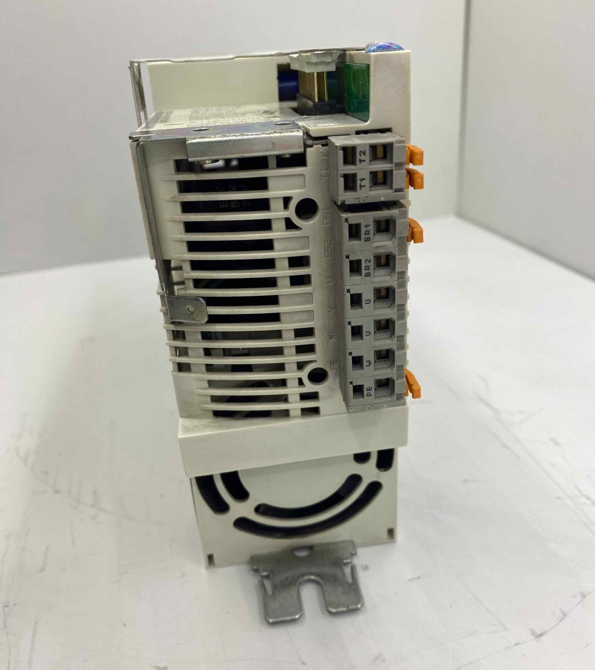 LENZE E82EV751-4C 0.75KW 380V SÜRÜCÜ