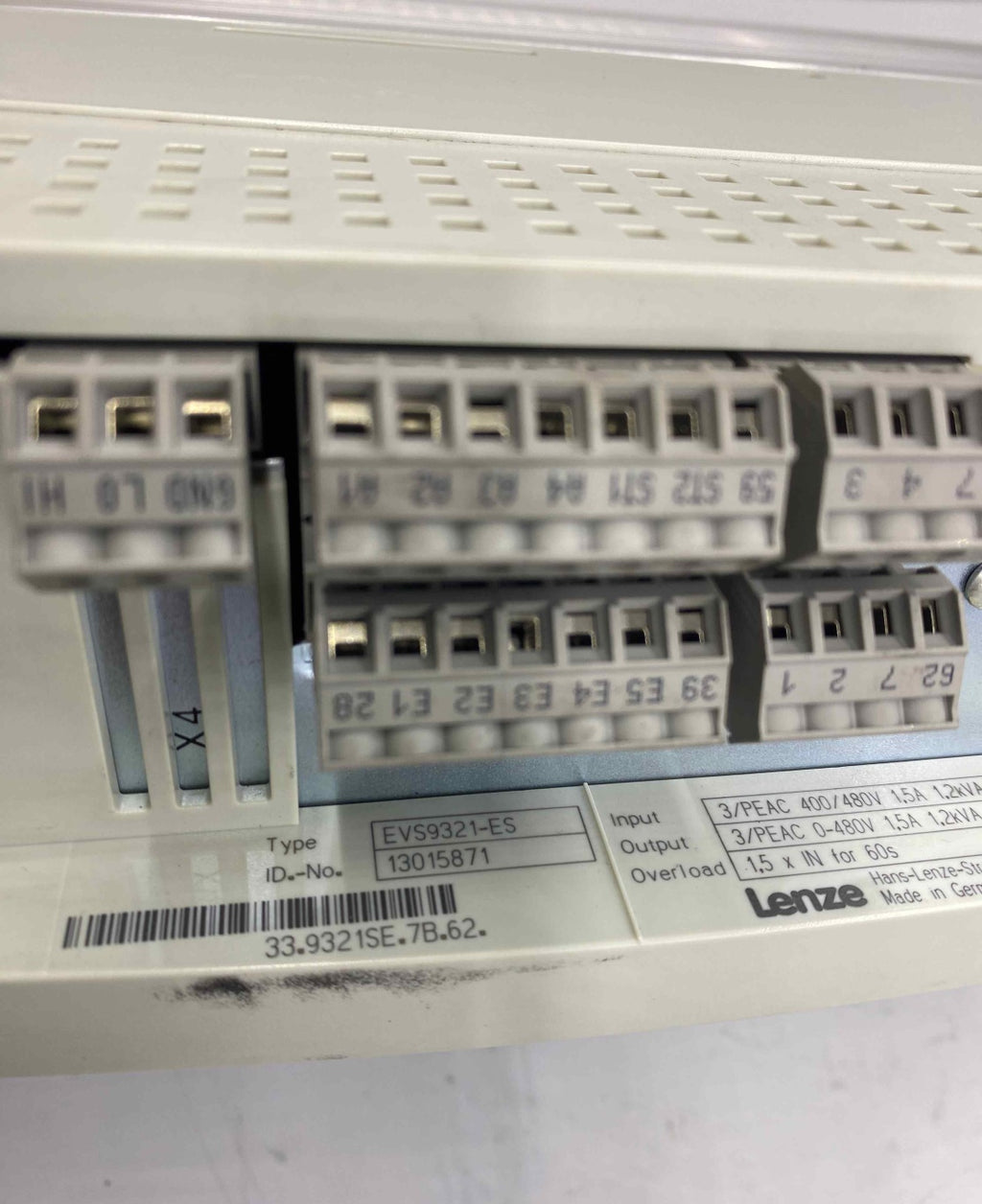 LENZE EVS9321-ES 0.55KW 380V SERVO SÜRÜCÜ