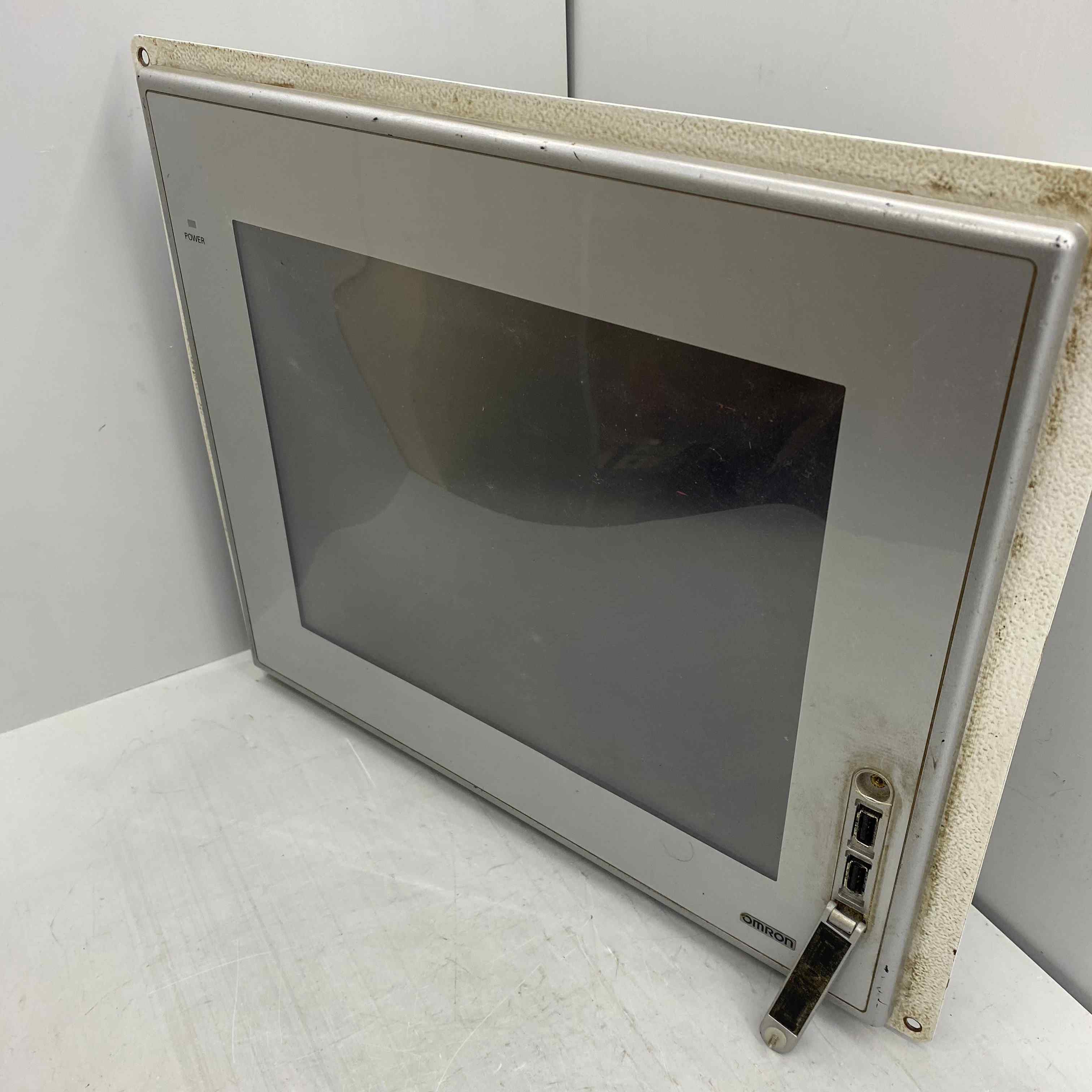 OMRON NSA12-TX12S  ENDÜSTİRİYEL PC