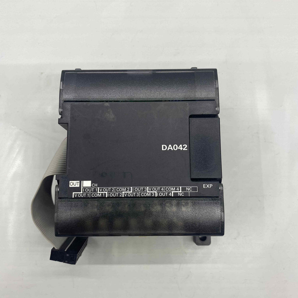 OMRON CP1W-DA42  PLC