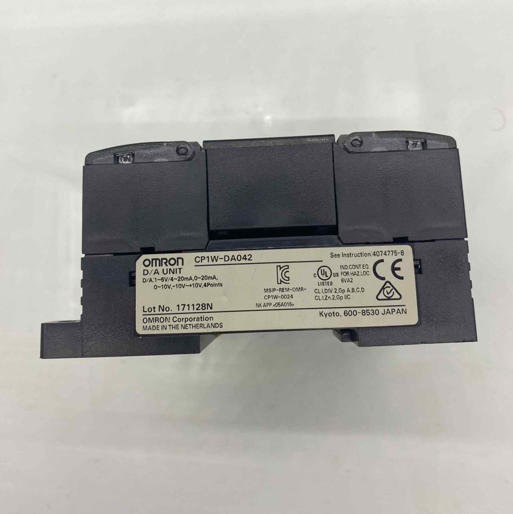 OMRON CP1W-DA42  PLC