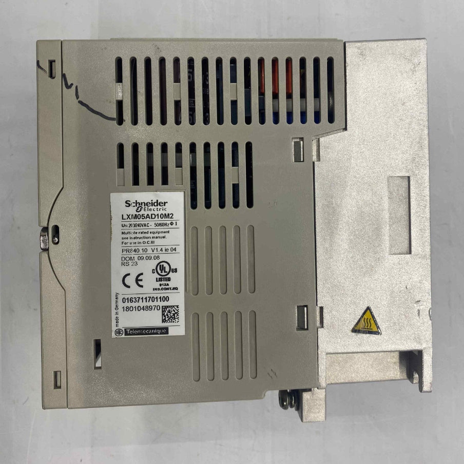 SCHNEİDER LXM05AD10M2 0.75KW 220V SERVO SÜRÜCÜ