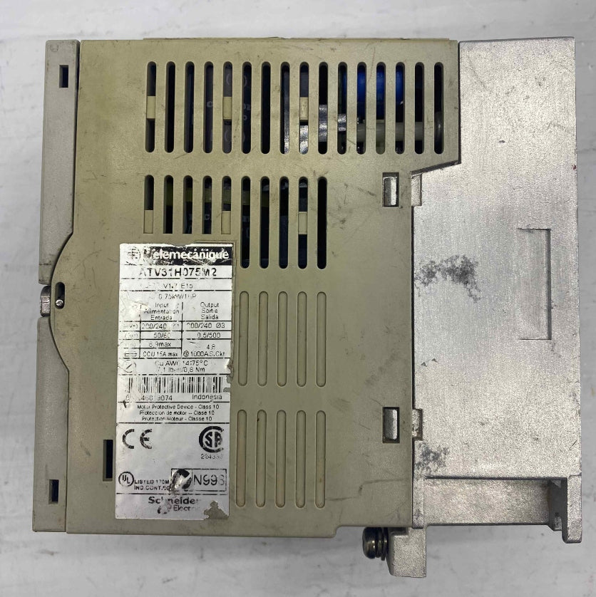 SCHNEIDER ATV31H075M2  0.75KW 220V  SÜRÜCÜ