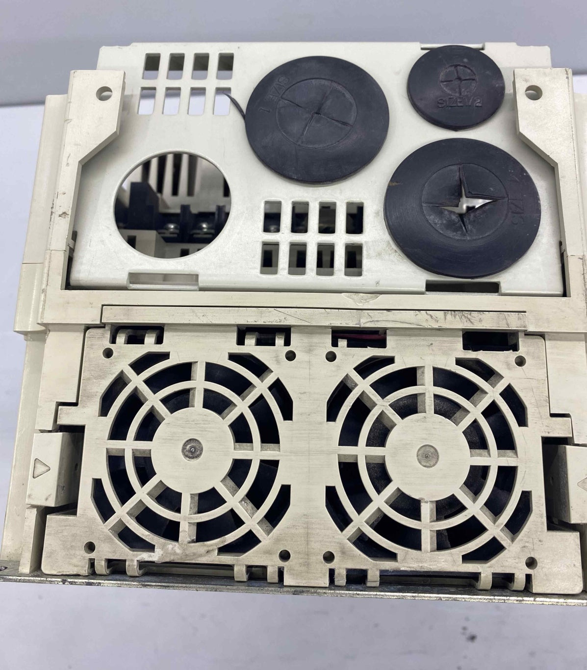 YASKAWA CIMR-V7AZ45P5 11KW 380V SÜRÜCÜ