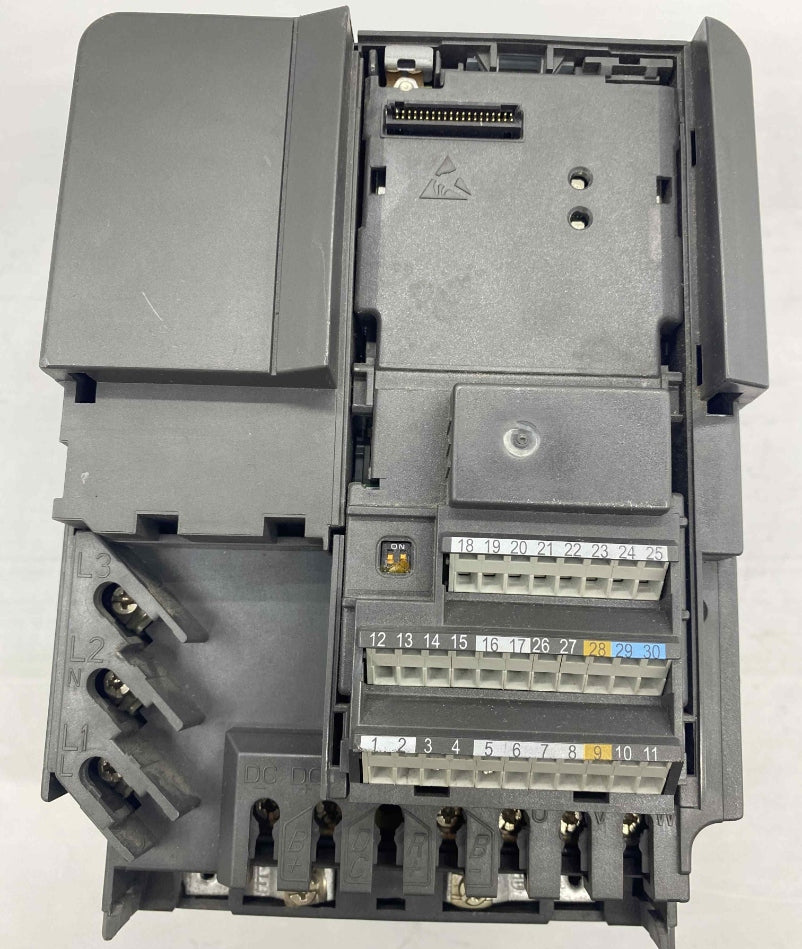 SIEMENS 6SE6440-2UC22-2BA1 2.2KW 220V SÜRÜCÜ