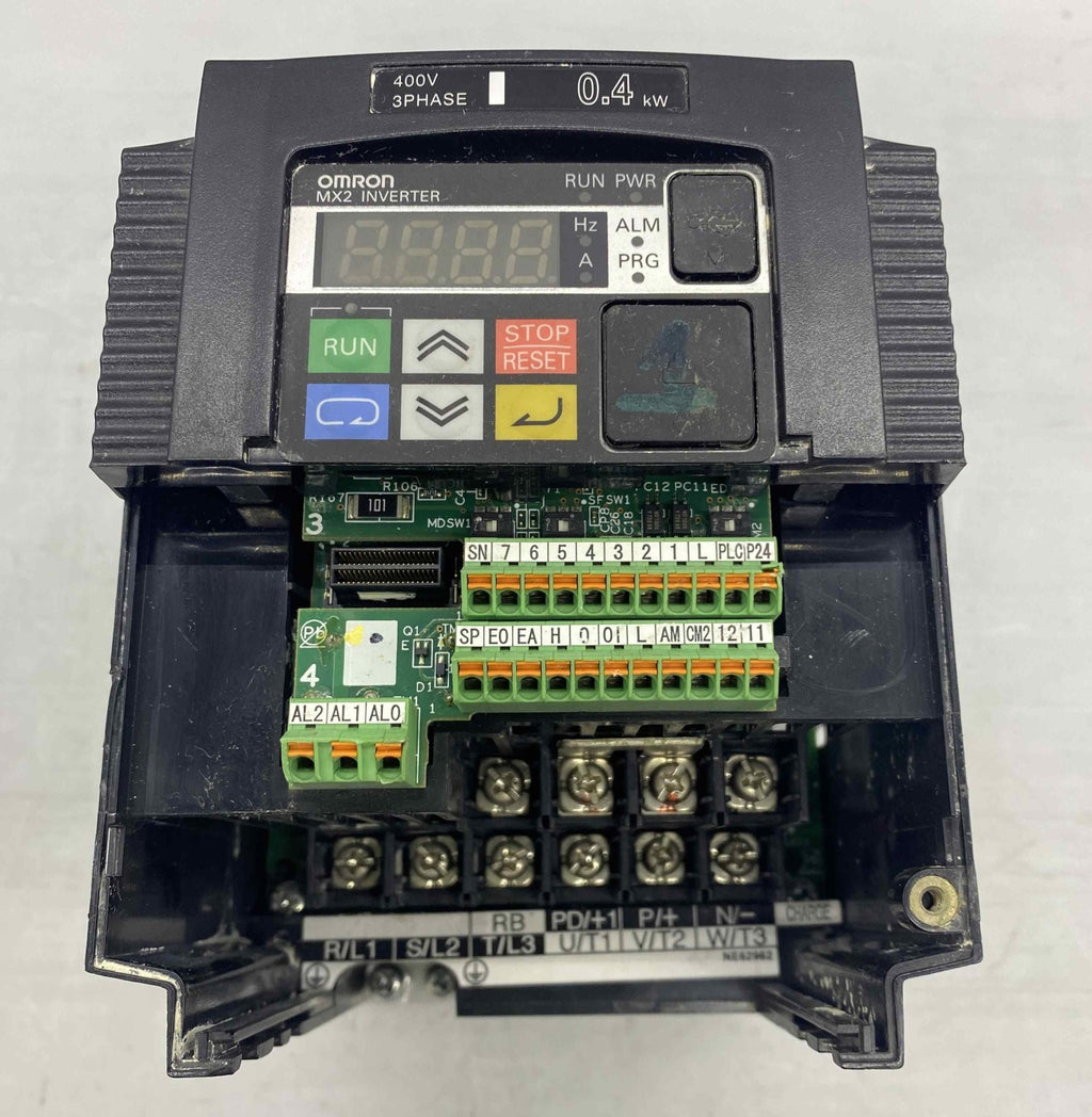 OMRON 3G3MX2-A4004-E  0.4KW 380V  SÜRÜCÜ