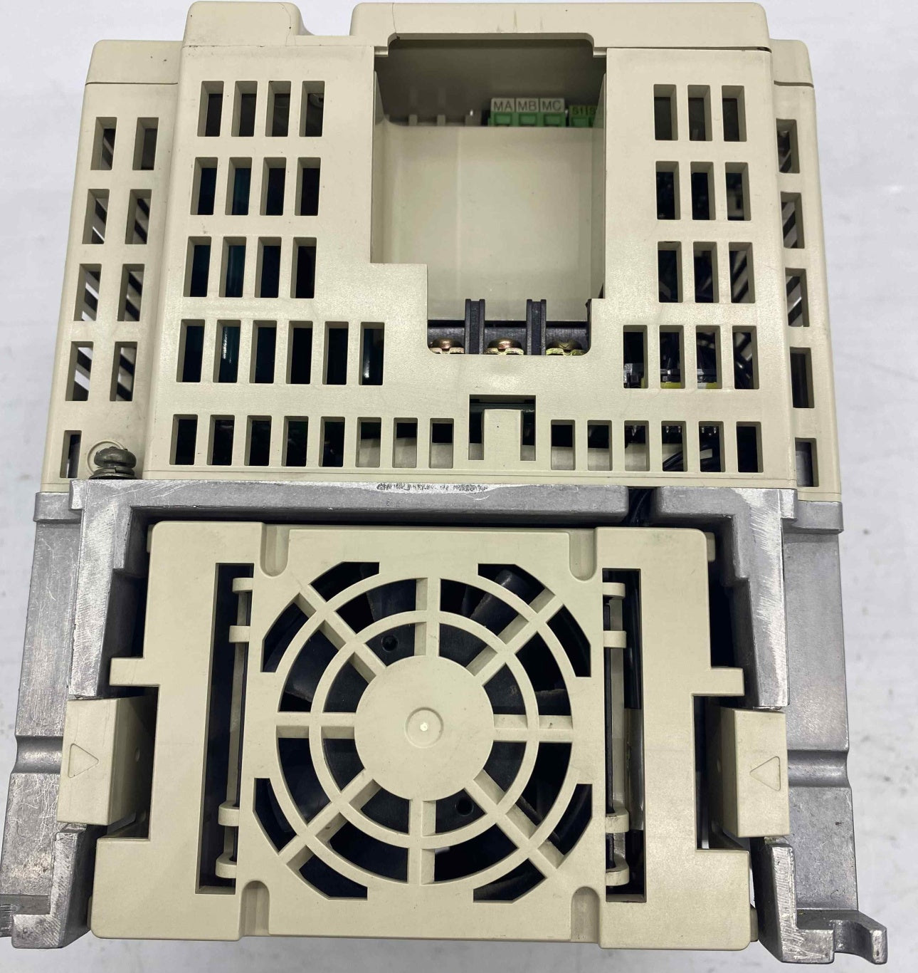 YASKAWA CIMR-J7AZ44P0 4KW 380V SÜRÜCÜ
