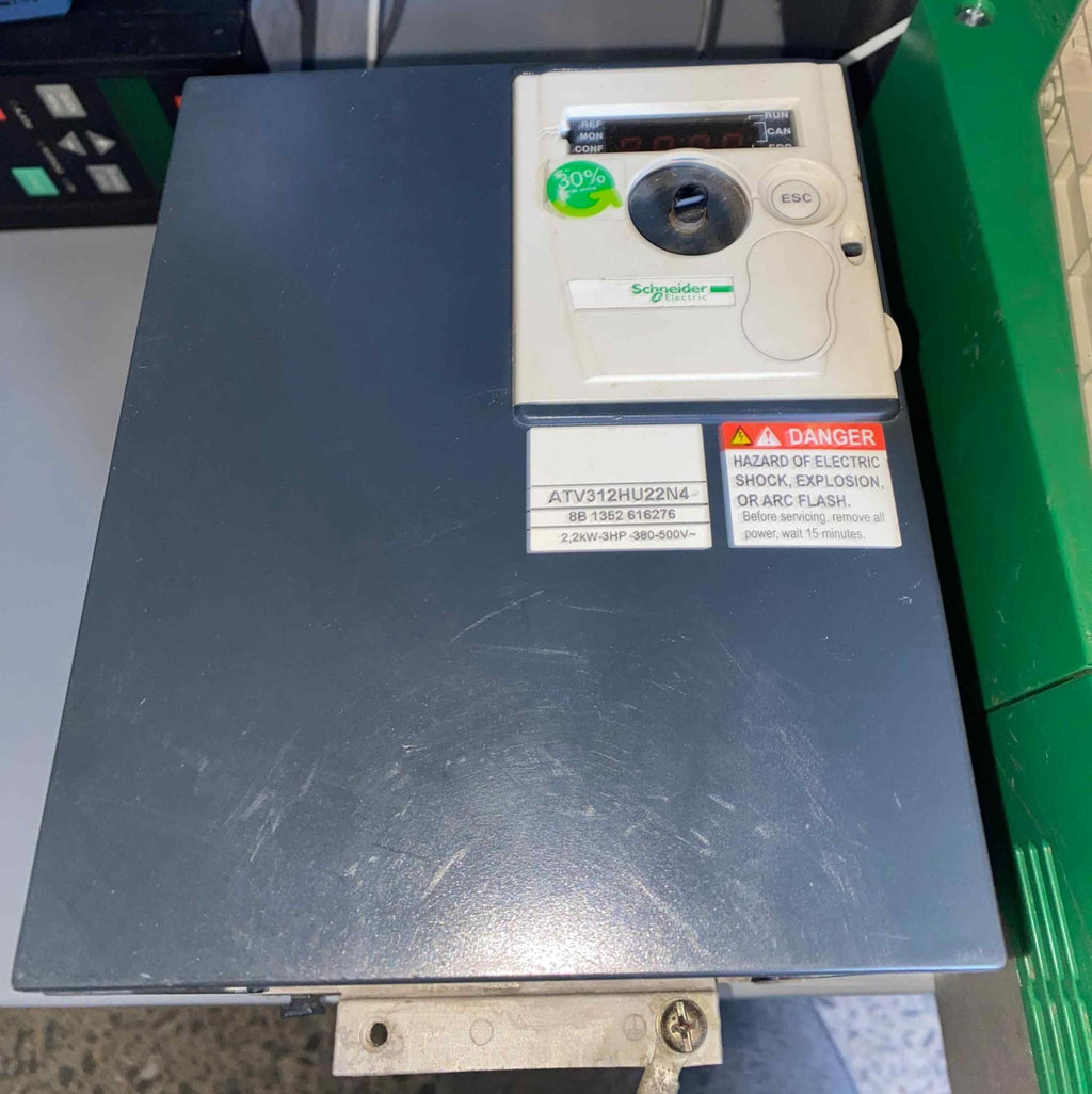 TELEMECANİQUE ATV312HU22N4  2.2KW 380V  SÜRÜCÜ