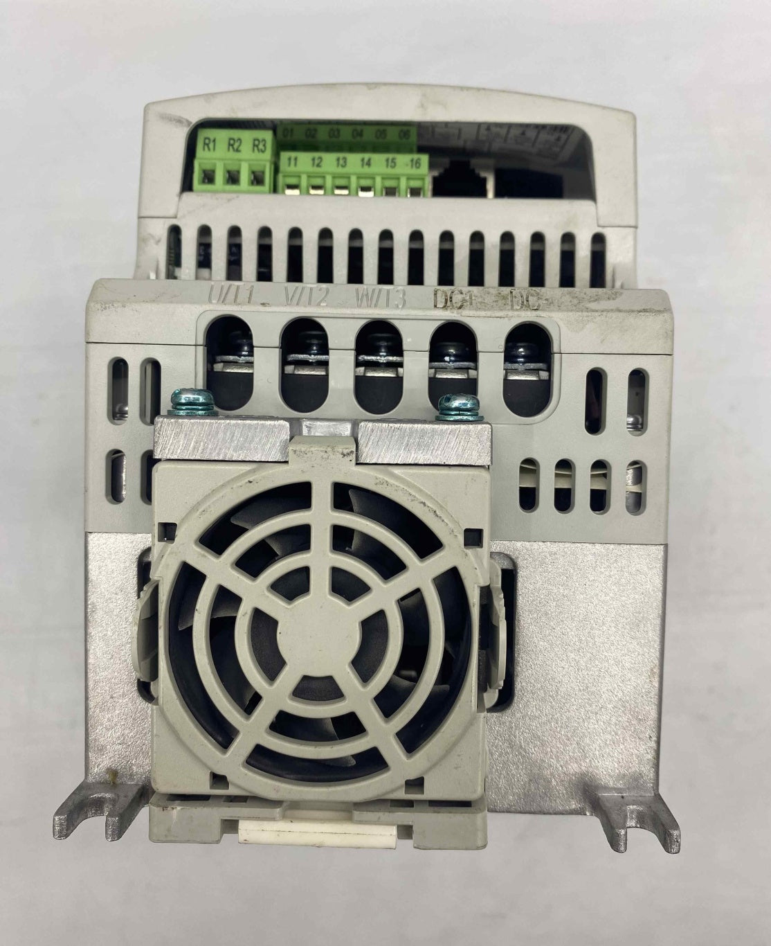 ALLEN BRADLEY 22F-A8P0N103 1.5KW 220V SÜRÜCÜ