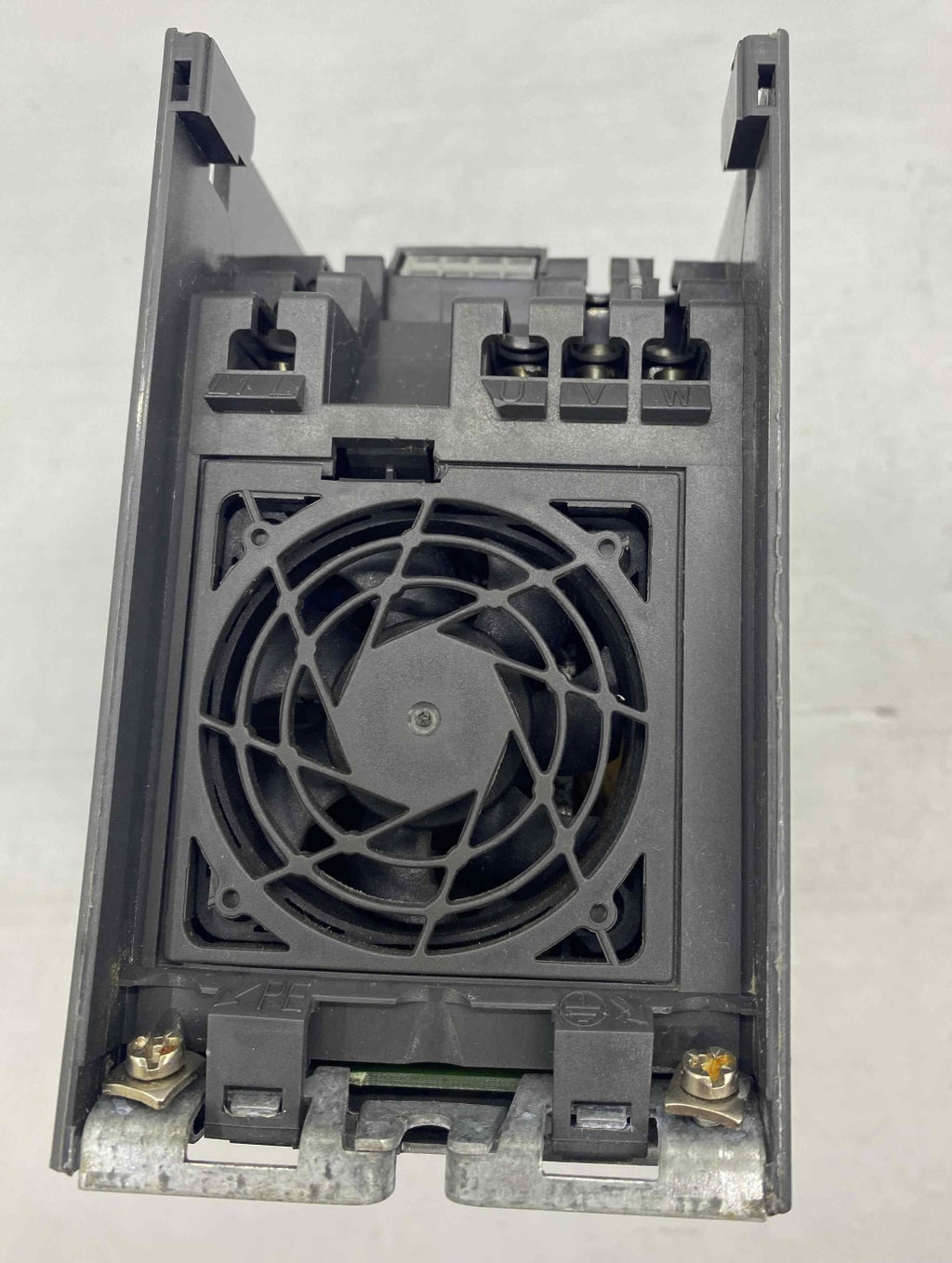SIEMENS 6SE6 420-2UC13-7AA1 6SE6420-2UC13-7AA1 0.37KW 220V  SÜRÜCÜ