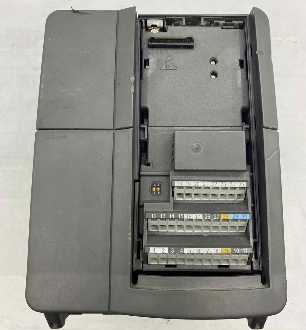 SIEMENS 6SE6440-2UC21-1BA1 1.1KW 220V SÜRÜCÜ